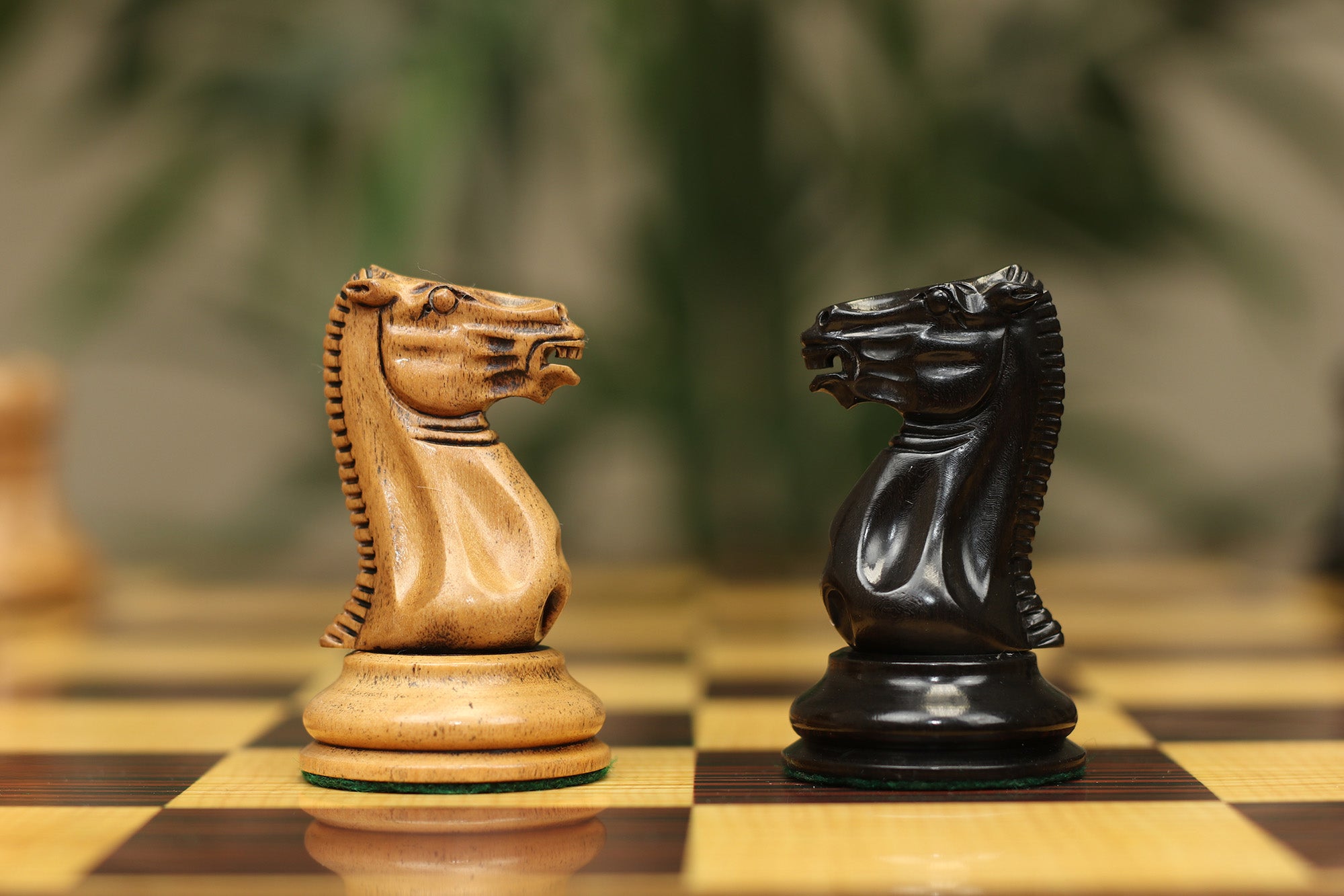 NATHANIEL COOKE SERIES 1849 Ebony and Distressed Boxwood Chess Set King: 3.625"