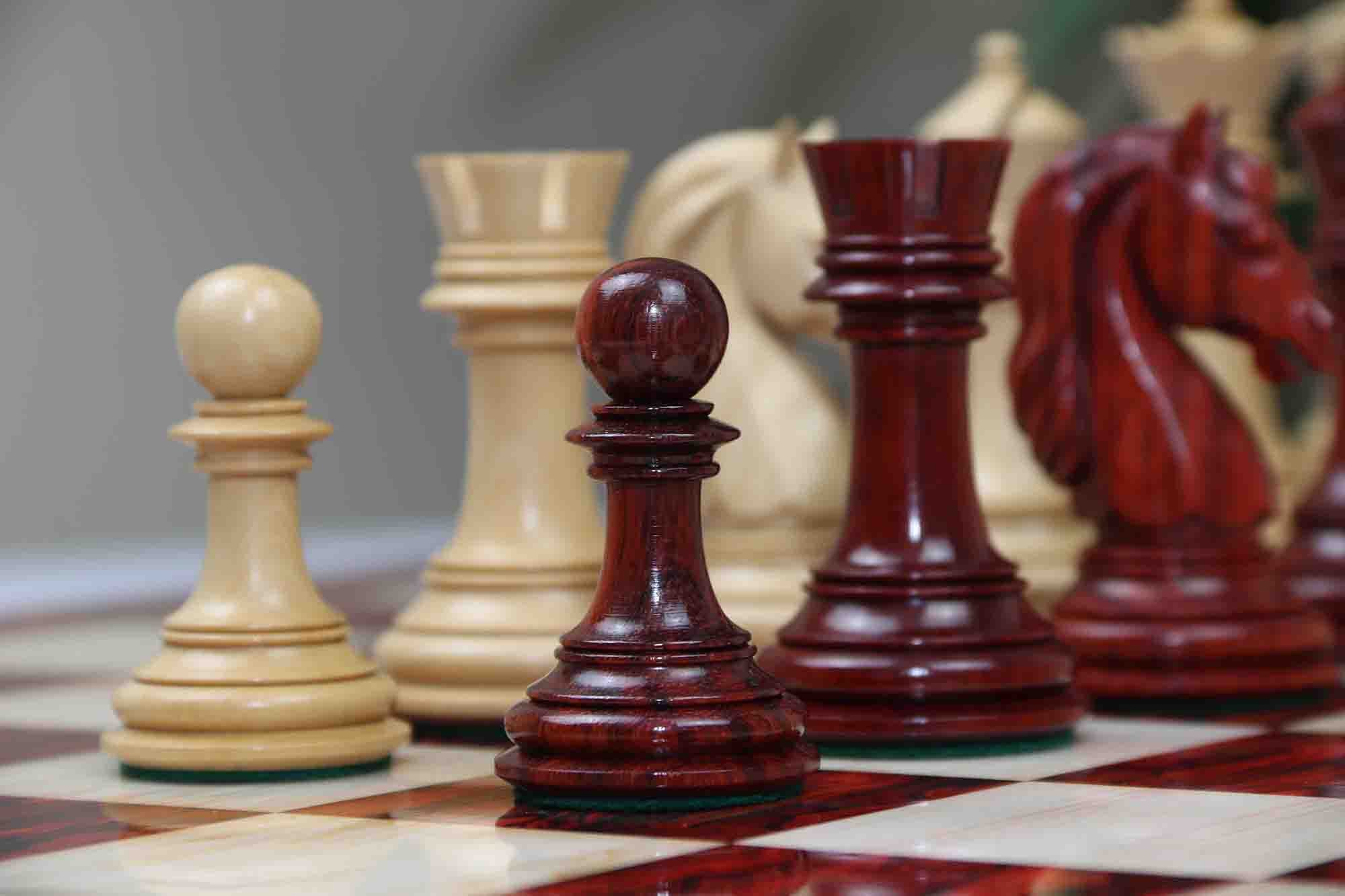 The Stallion of Columbus Series Luxury Staunton Padouk/Boxwood Chess set: King Height 4.4"