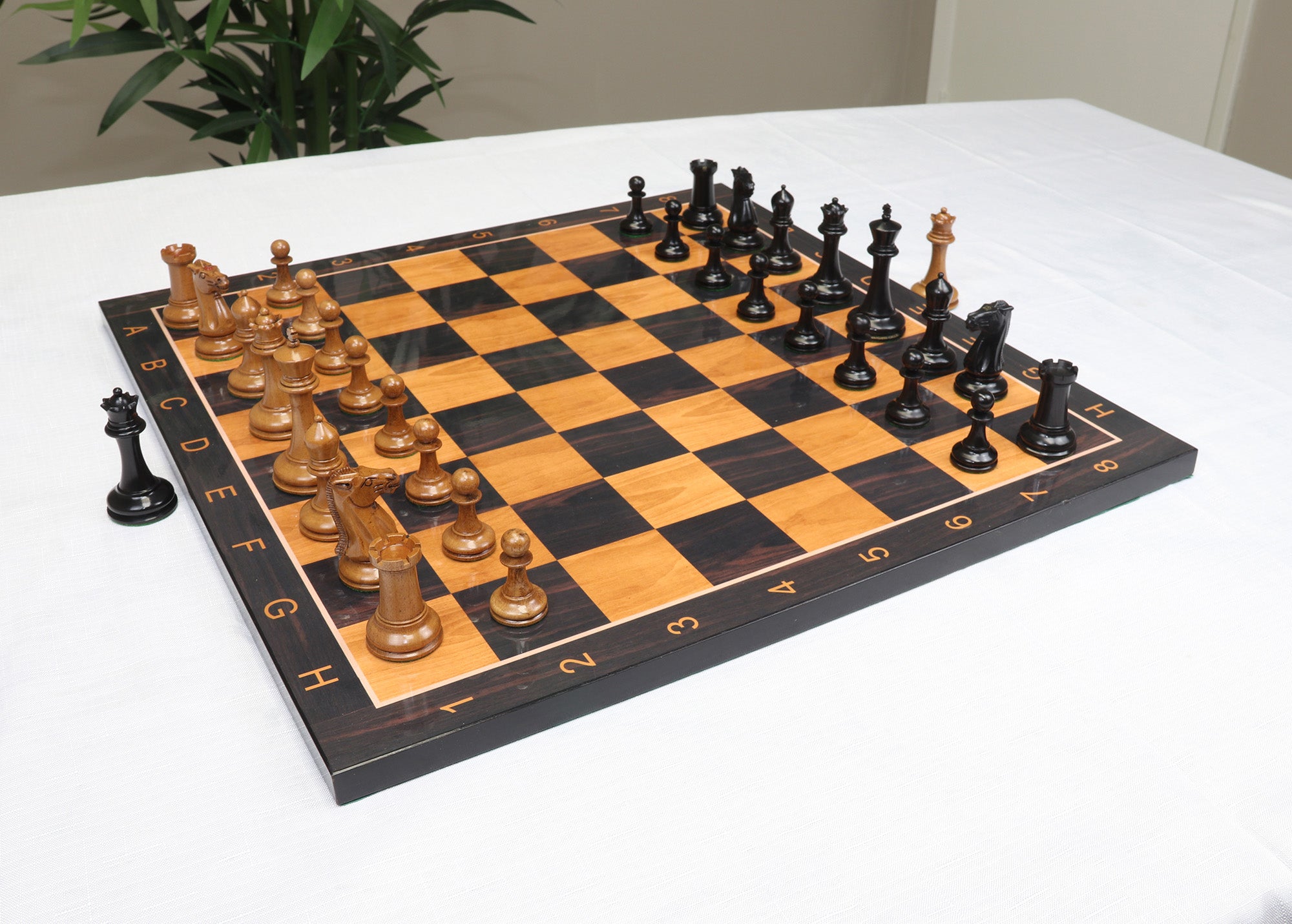 The Leuchars Series Luxury Staunton Reproduced Distressed Chess Pieces - 3.6’’KING