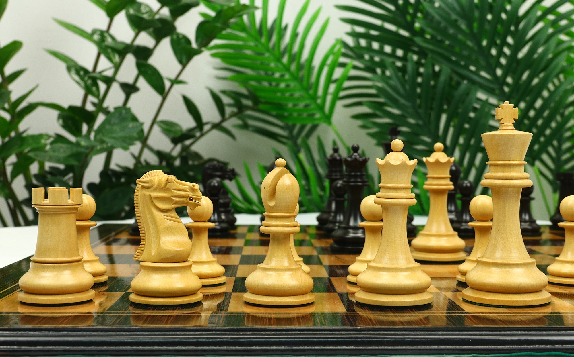 Reproduction BCC 1900-01 Edition Staunton Stroud Club Size 4.4" Natural Boxwood & Ebony Chessmen