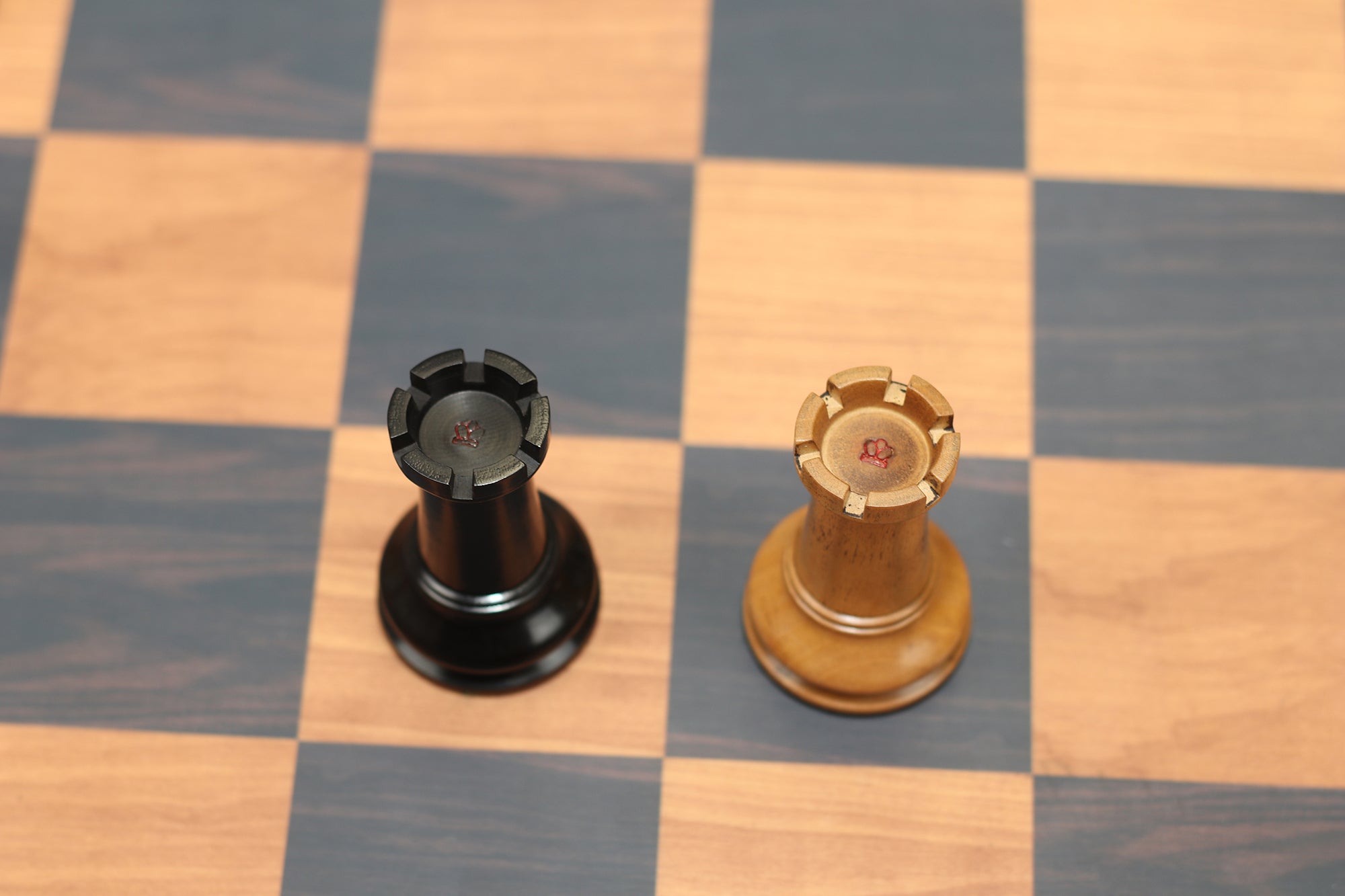 Commemorative Signature Series 3.625" Staunton Chessmen by in Distressed Boxwood/Ebony