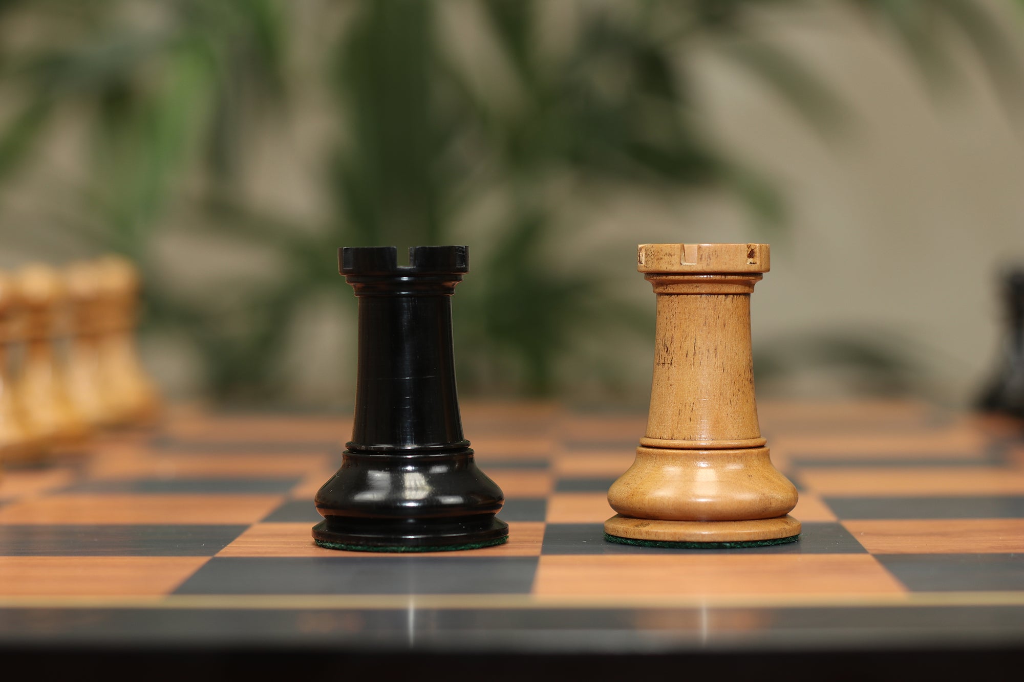 Commemorative Signature Series 3.625" Staunton Chessmen by in Distressed Boxwood/Ebony