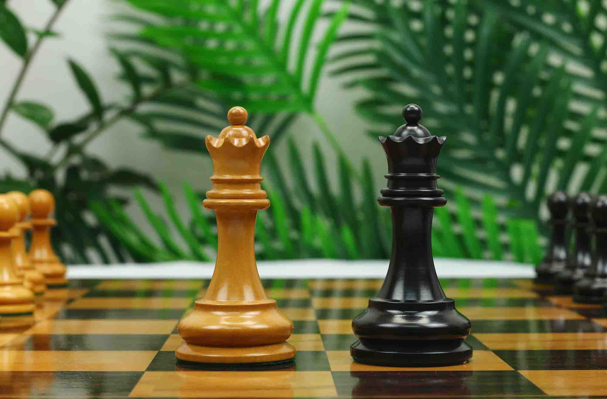 Reproduction BCC 1900-01 Edition Staunton Stroud Club Size 4.4" Antiqued Boxwood & Ebony Chessmen