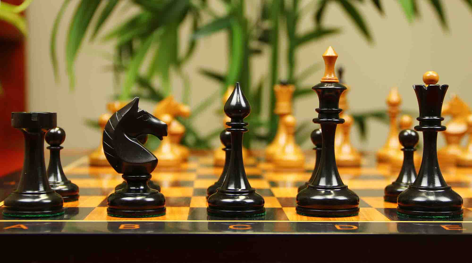 Soviet USSR 1970 Reproduced 4" Chess set in Ebony and Antiqued Boxwood