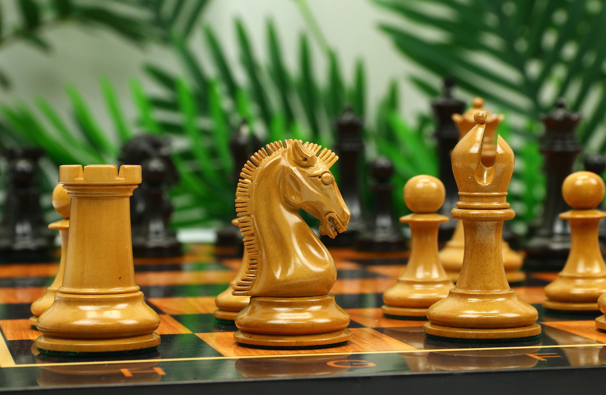 Commemorative Signature Series 3.625" Staunton Chessmen in Antiqued Boxwood/Ebony
