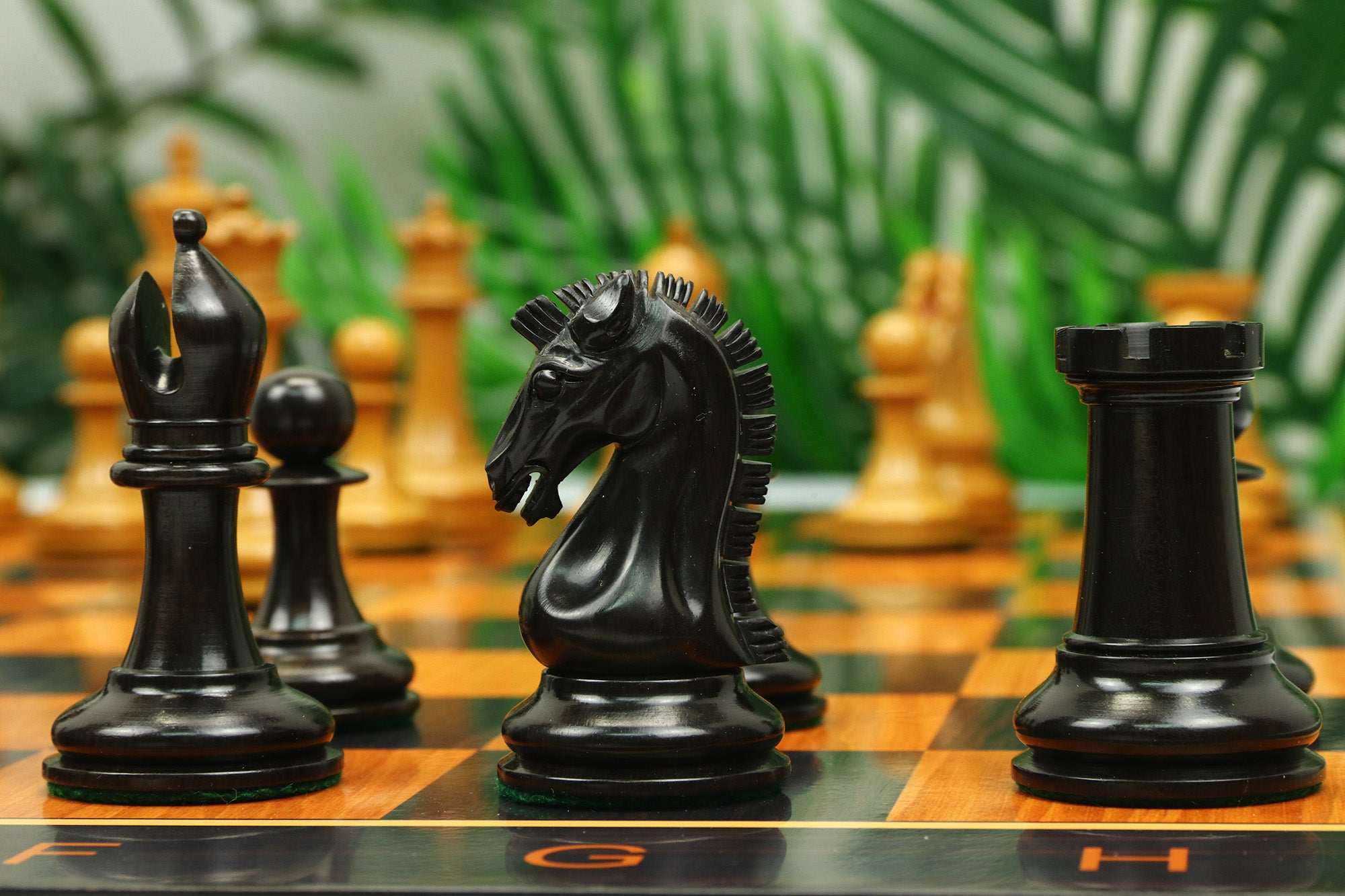 Commemorative Signature Series 3.625" Staunton Chessmen in Antiqued Boxwood/Ebony