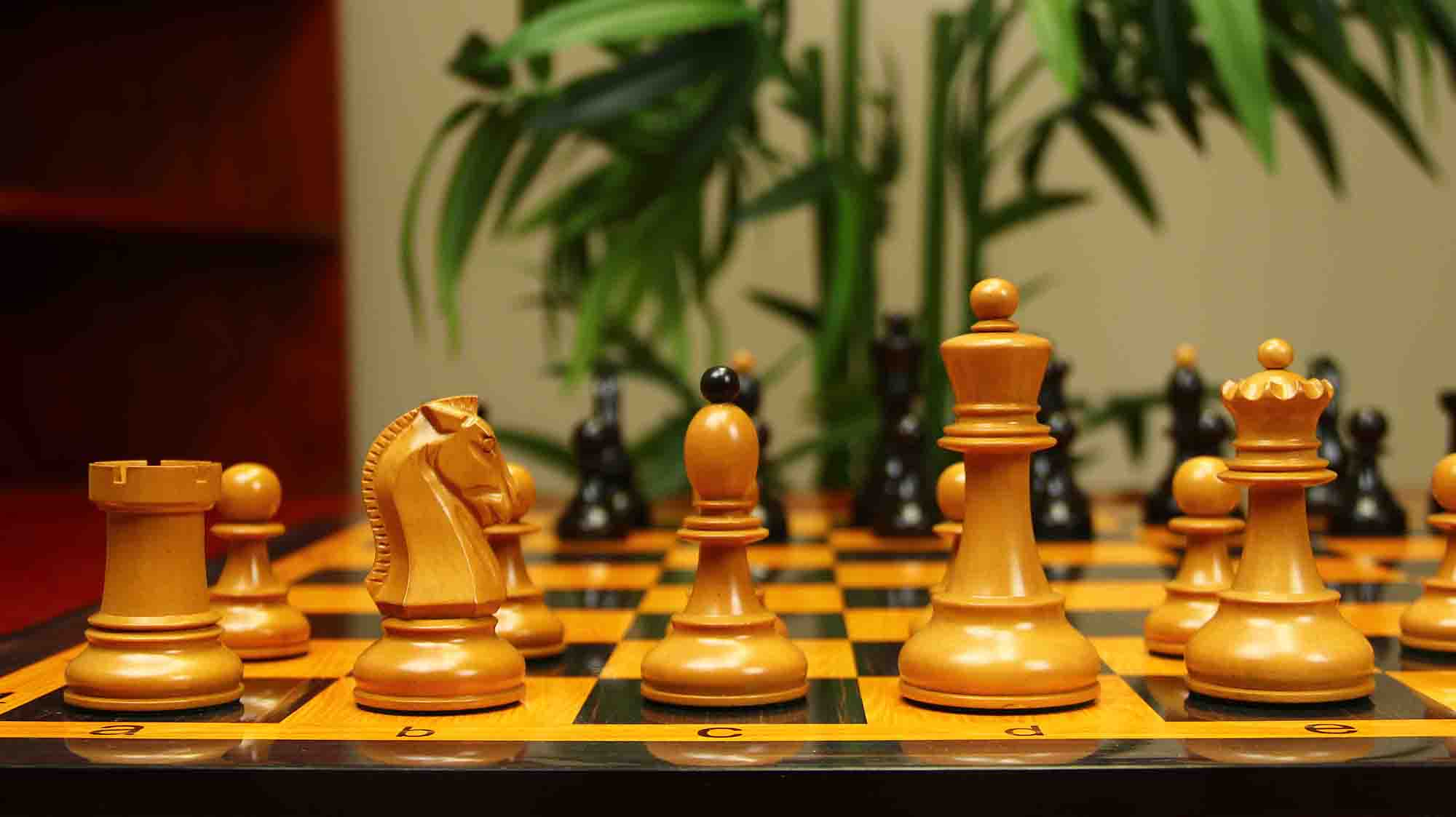 Dubrovnik 1950 Vintage 3.75" Reproduced Chess Set in Ebony & Antiqued Boxwood