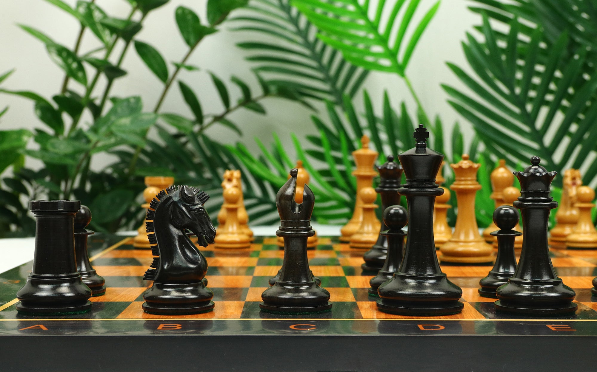 Commemorative Signature Series 3.625" Staunton Chessmen in Antiqued Boxwood/Ebony