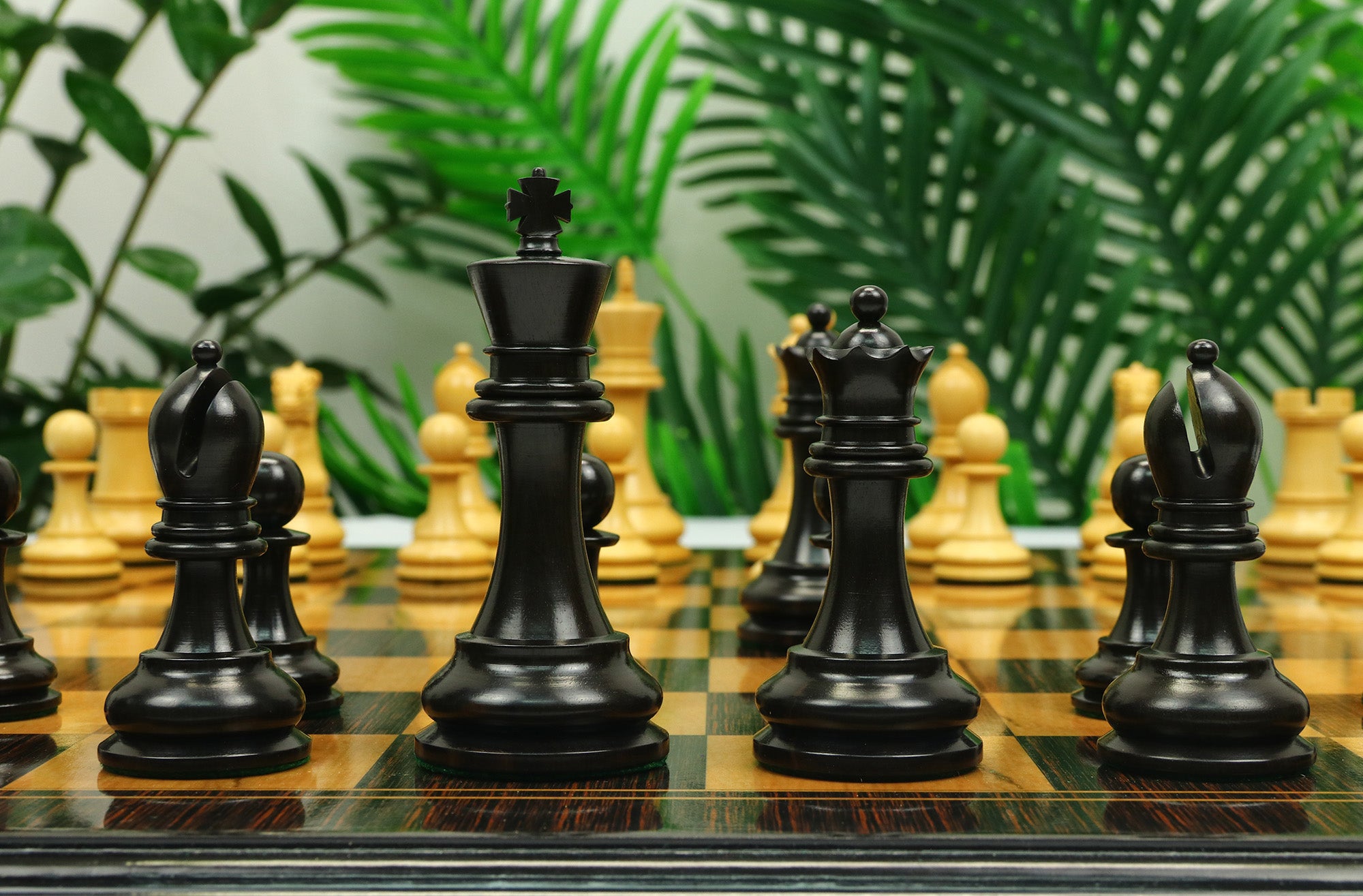 Reproduction BCC 1900-01 Edition Staunton Stroud Club Size 4.4" Natural Boxwood & Ebony Chessmen