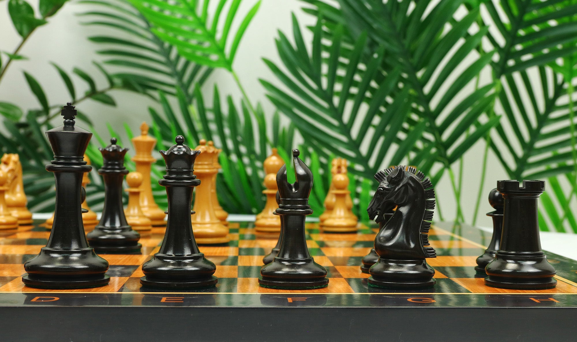 Commemorative Signature Series 3.625" Staunton Chessmen in Antiqued Boxwood/Ebony