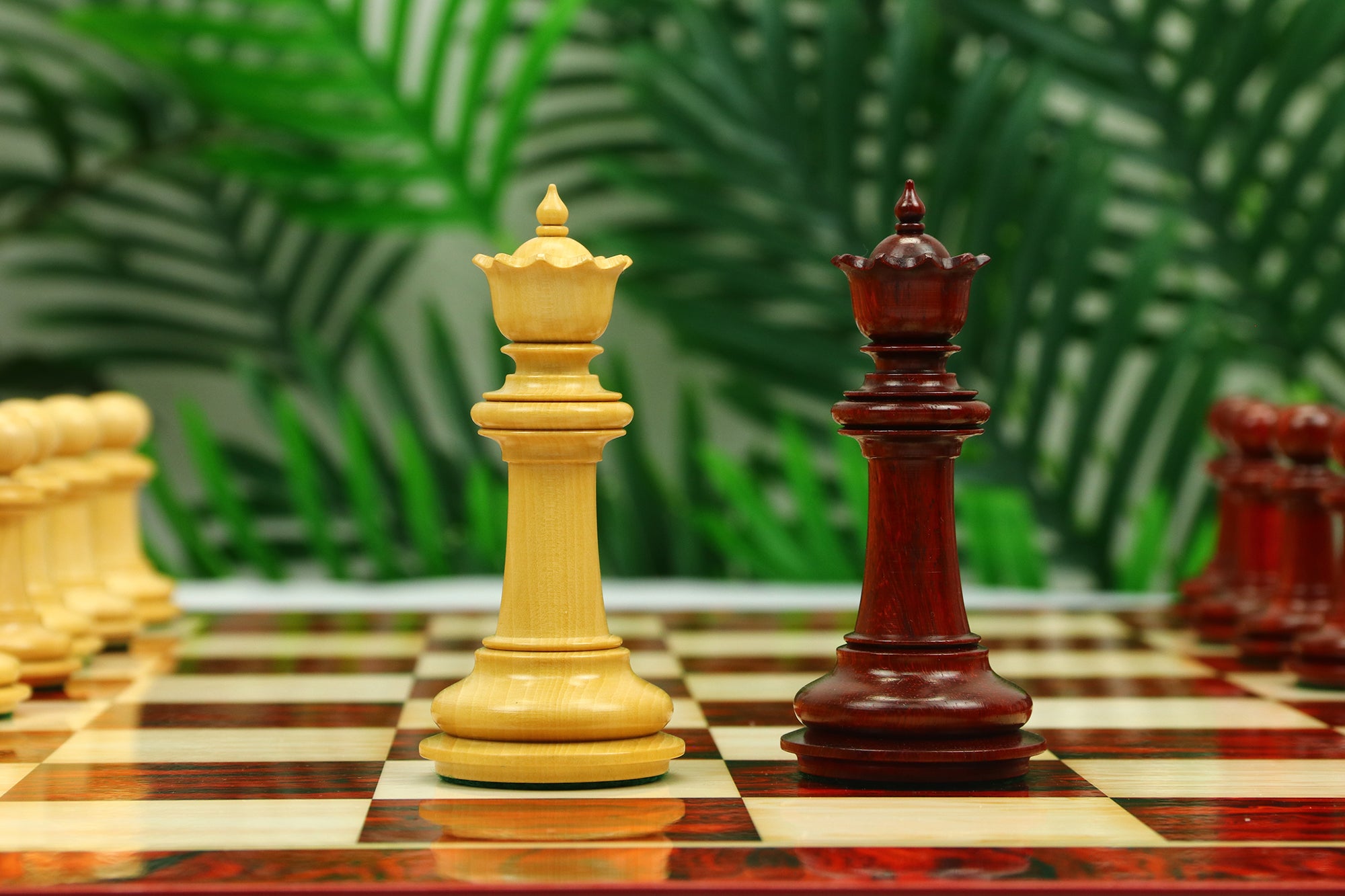 Danum Series 4.4" Premium Staunton Chess Set in Boxwood & Blood Rosewood