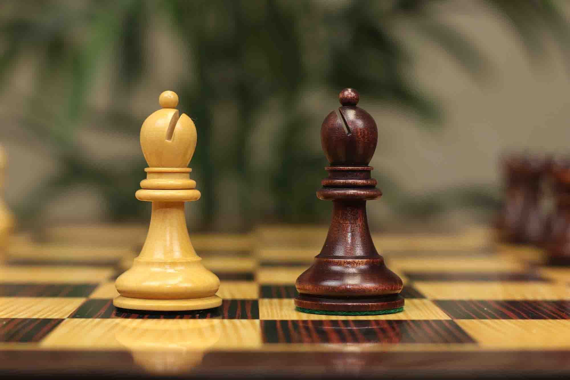 Fischer-Spassky / 1972 World Championship 3.75" Natural Boxwood/Mahogany Stained Chessmen