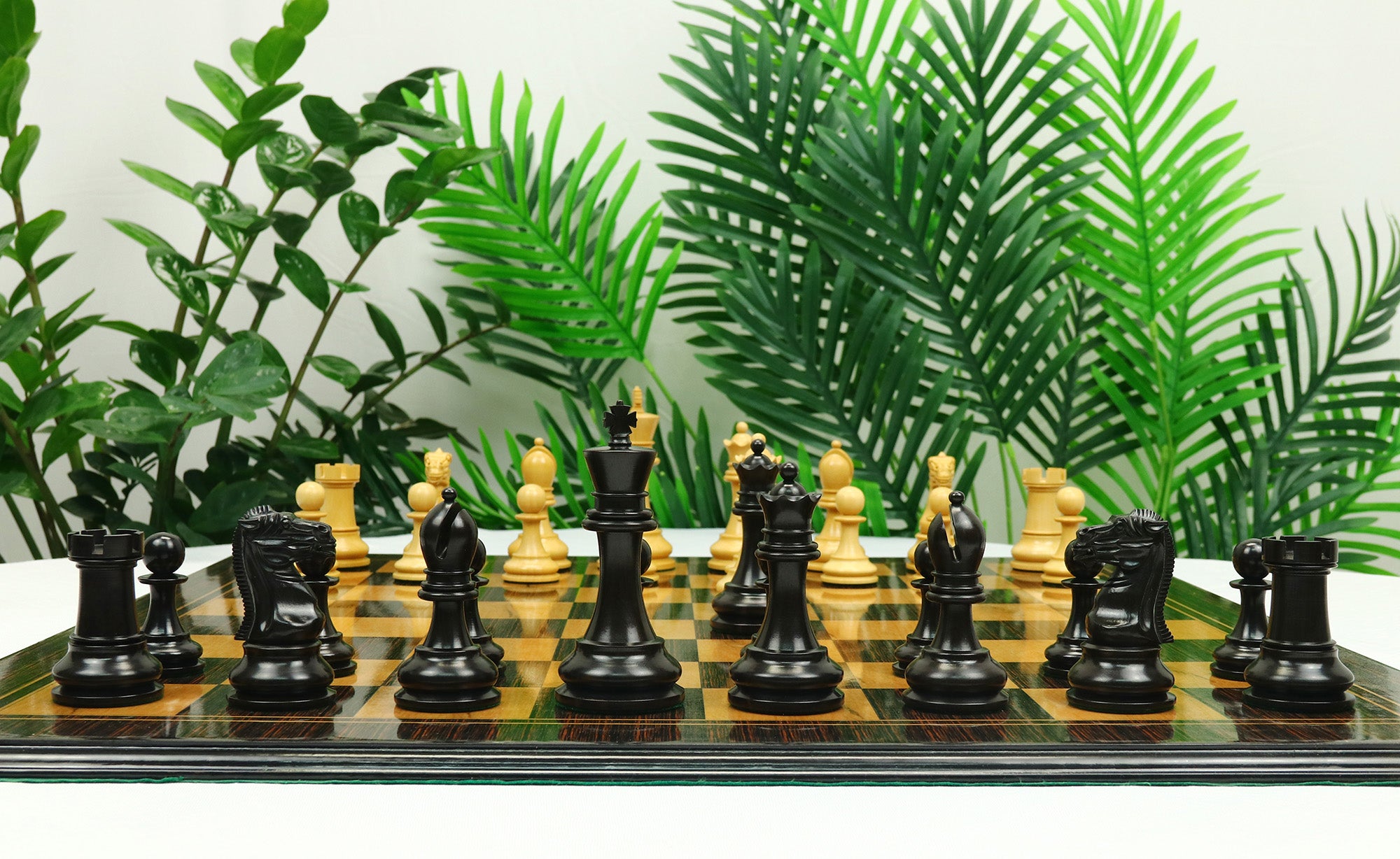 Reproduction BCC 1900-01 Edition Staunton Stroud Club Size 4.4" Natural Boxwood & Ebony Chessmen