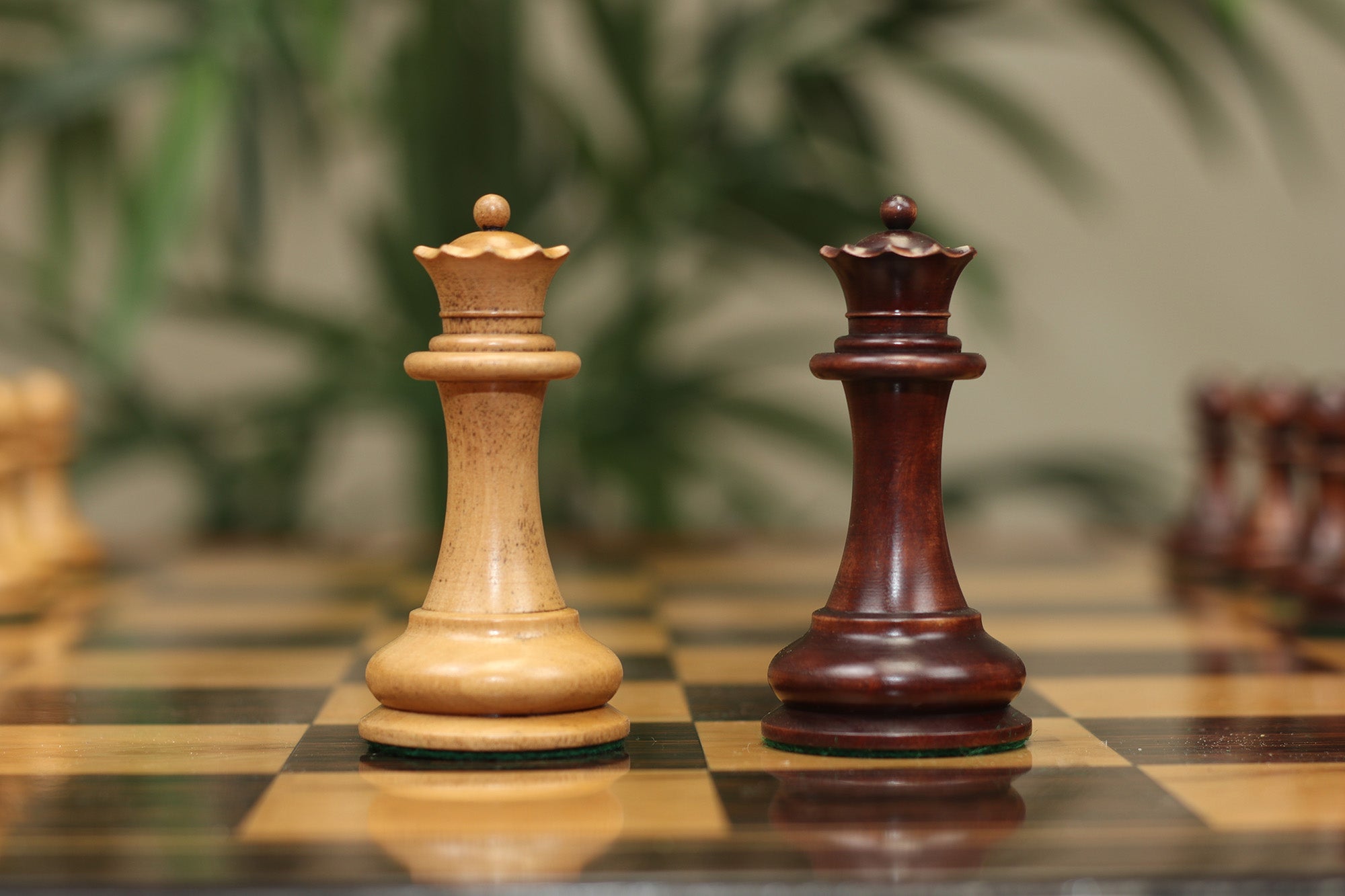 1850-55 Reproduced Staunton 4.4" Mahogany Stained / Antiqued Boxwood Chess Pieces