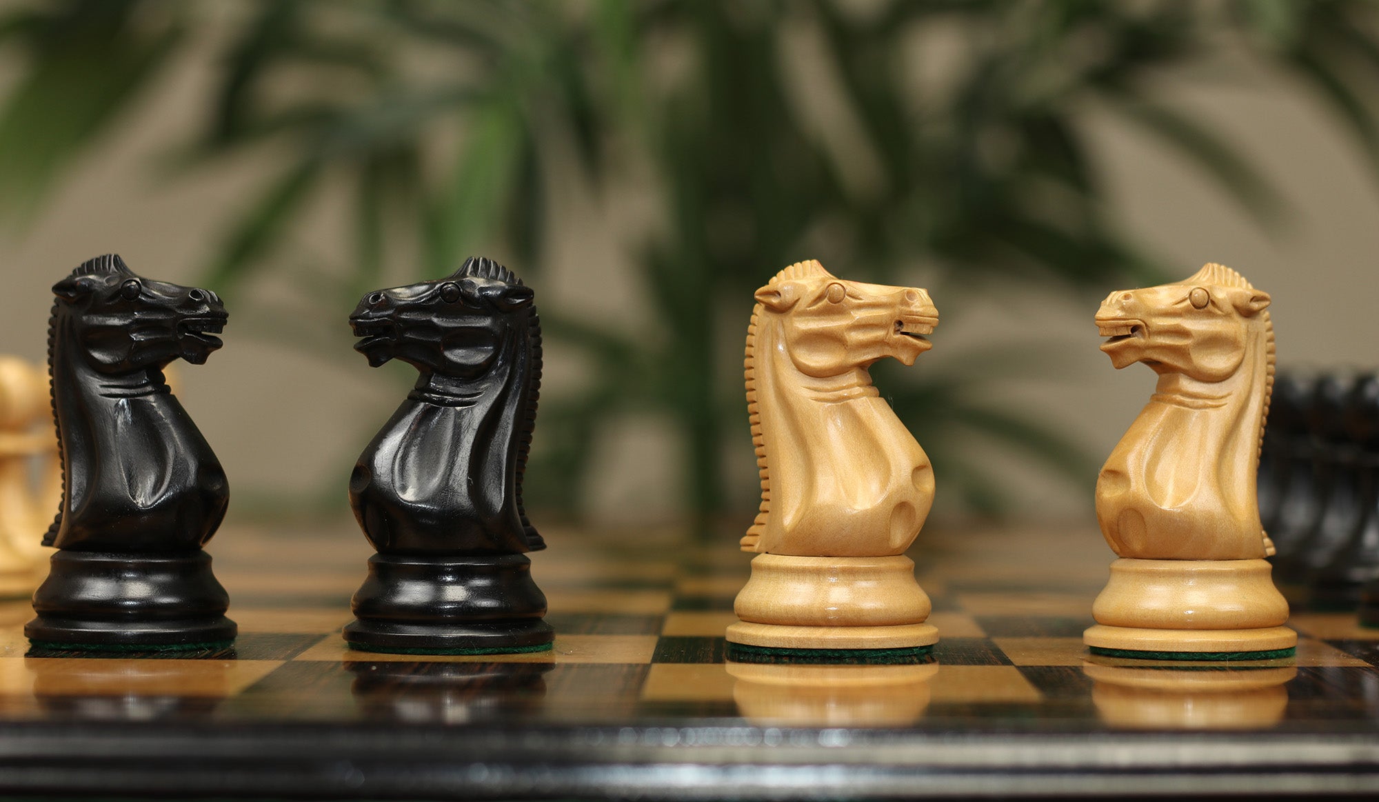 Anderson 1855-60 Reproduced 4.4" Staunton Chessmen in Non-Antiqued Boxwood & Ebonised