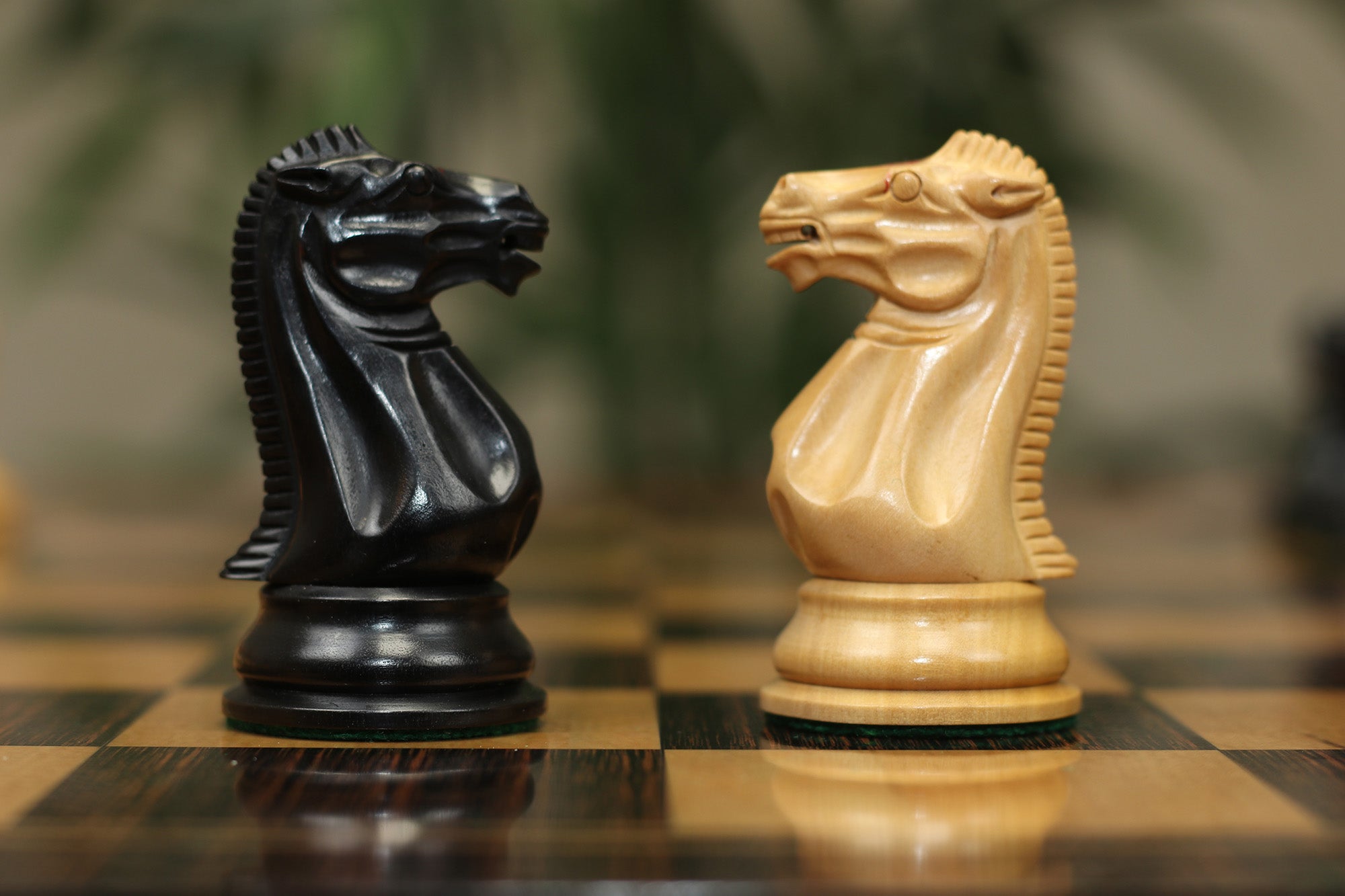 Anderson 1855-60 Reproduced 4.4" Staunton Chessmen in Non-Antiqued Boxwood & Ebonised