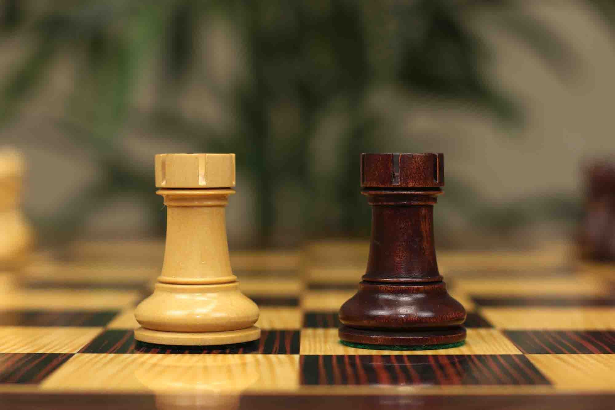 Fischer-Spassky / 1972 World Championship 3.75" Natural Boxwood/Mahogany Stained Chessmen