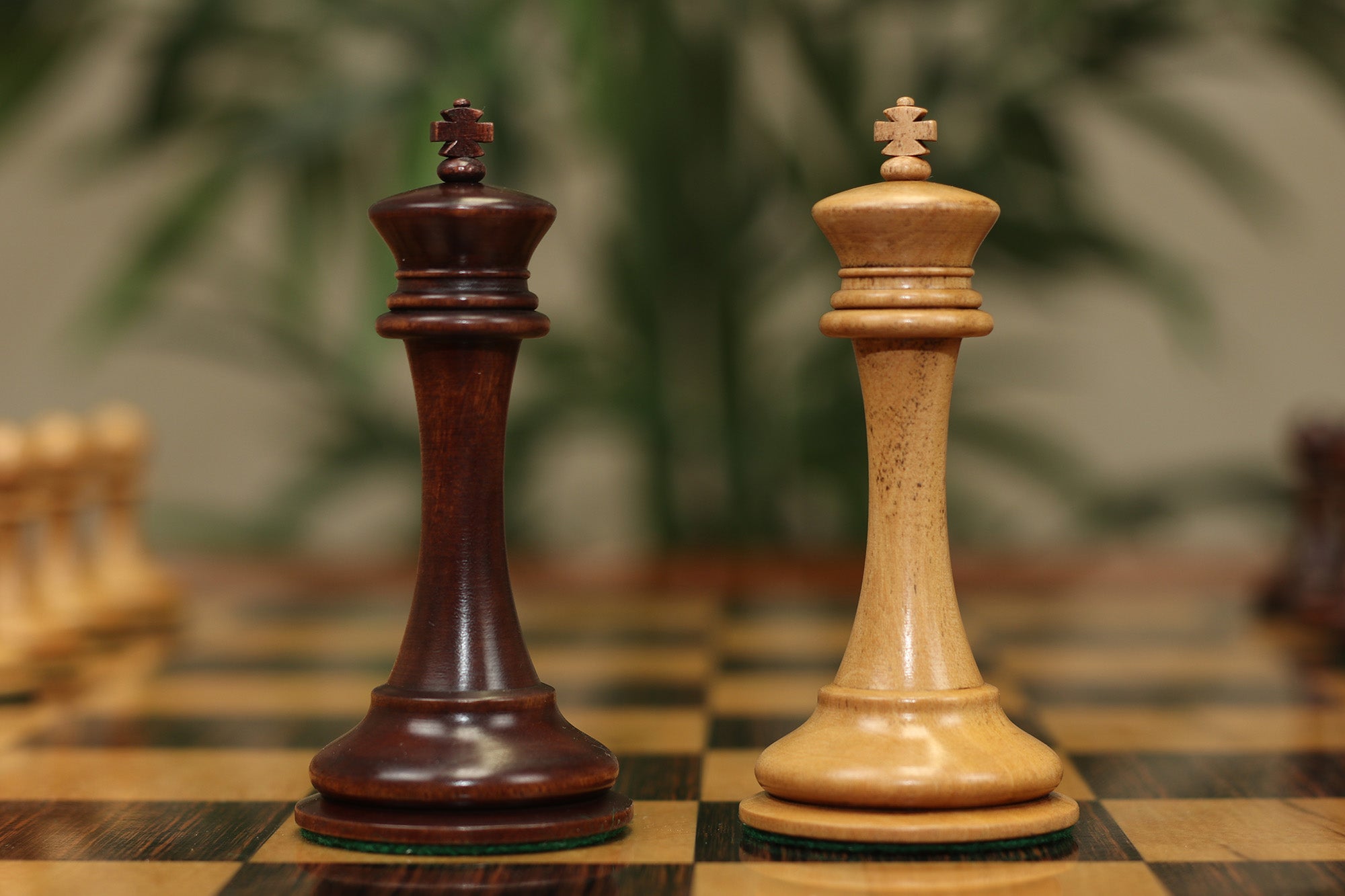 B & Company Reproduced Staunton 4.4" Chess Set in Distressed Boxwood and Mahogany