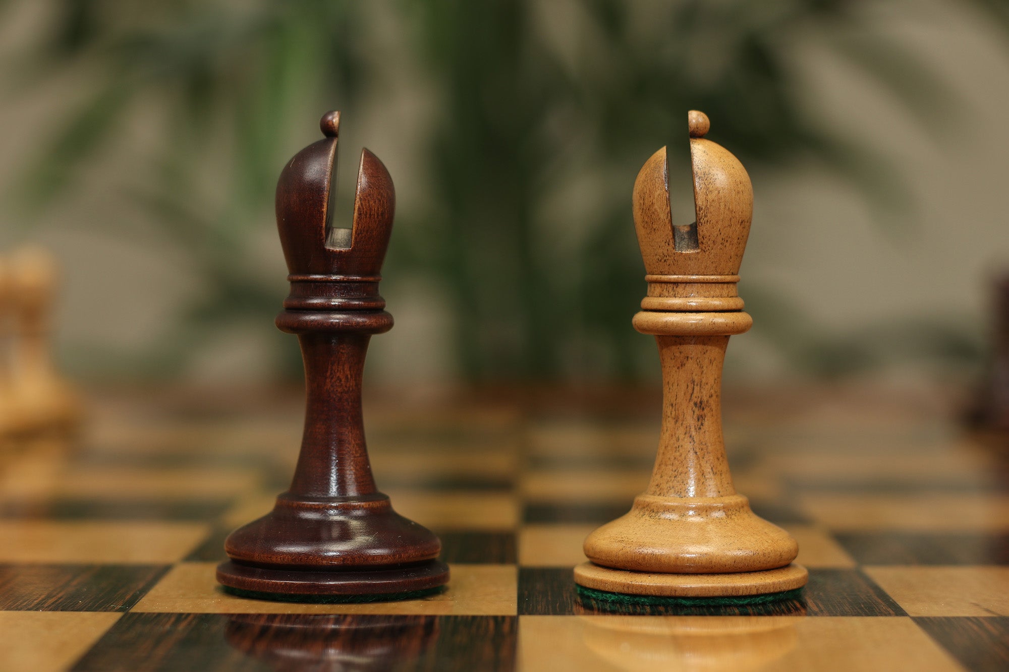 B & Company Reproduced Staunton 4.4" Chess Set in Distressed Boxwood and Mahogany