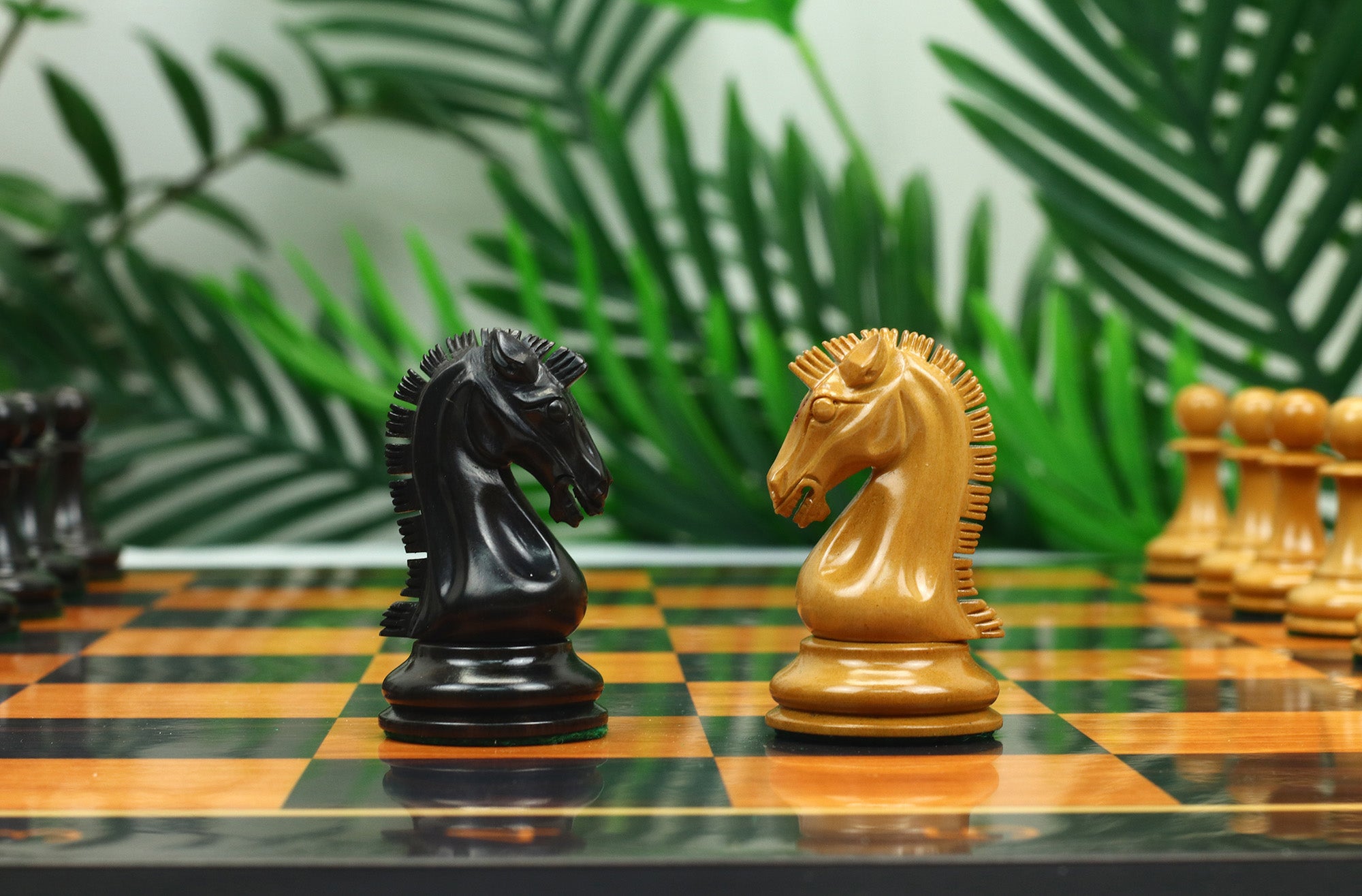 Commemorative Signature Series 3.625" Staunton Chessmen in Antiqued Boxwood/Ebony