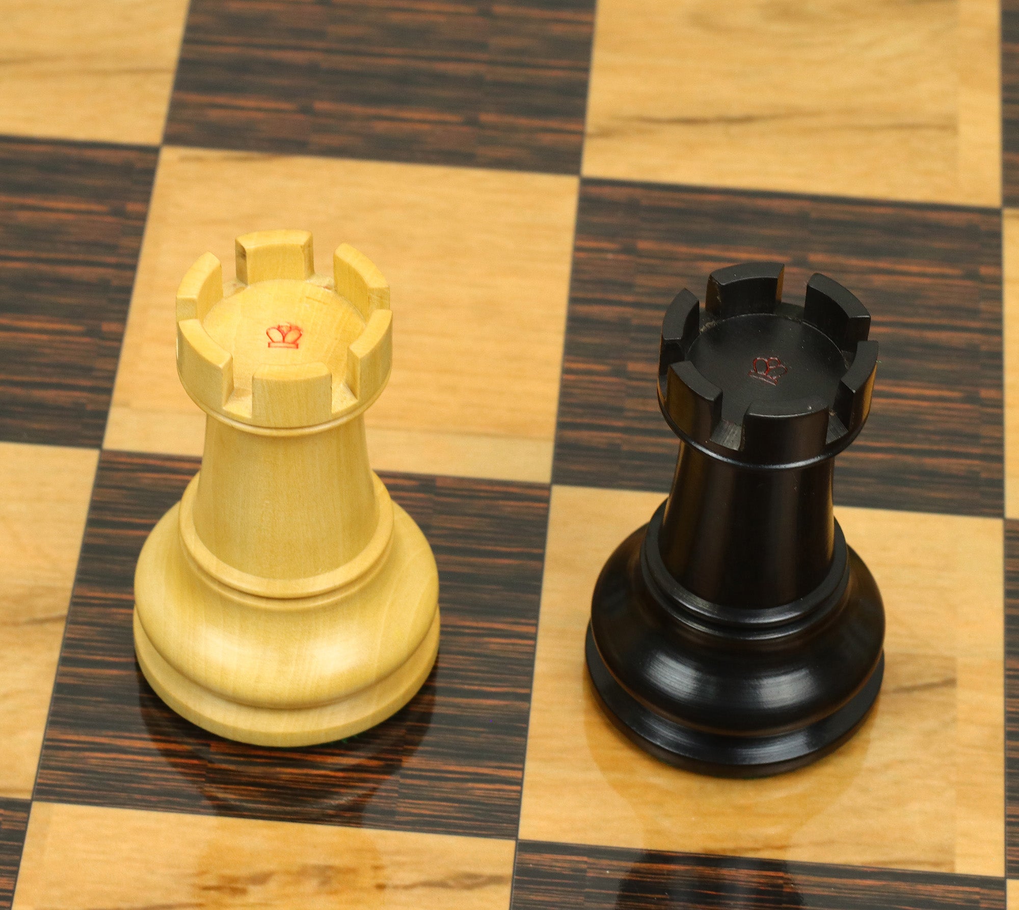 Reproduction BCC 1900-01 Edition Staunton Stroud Club Size 4.4" Natural Boxwood & Ebony Chessmen