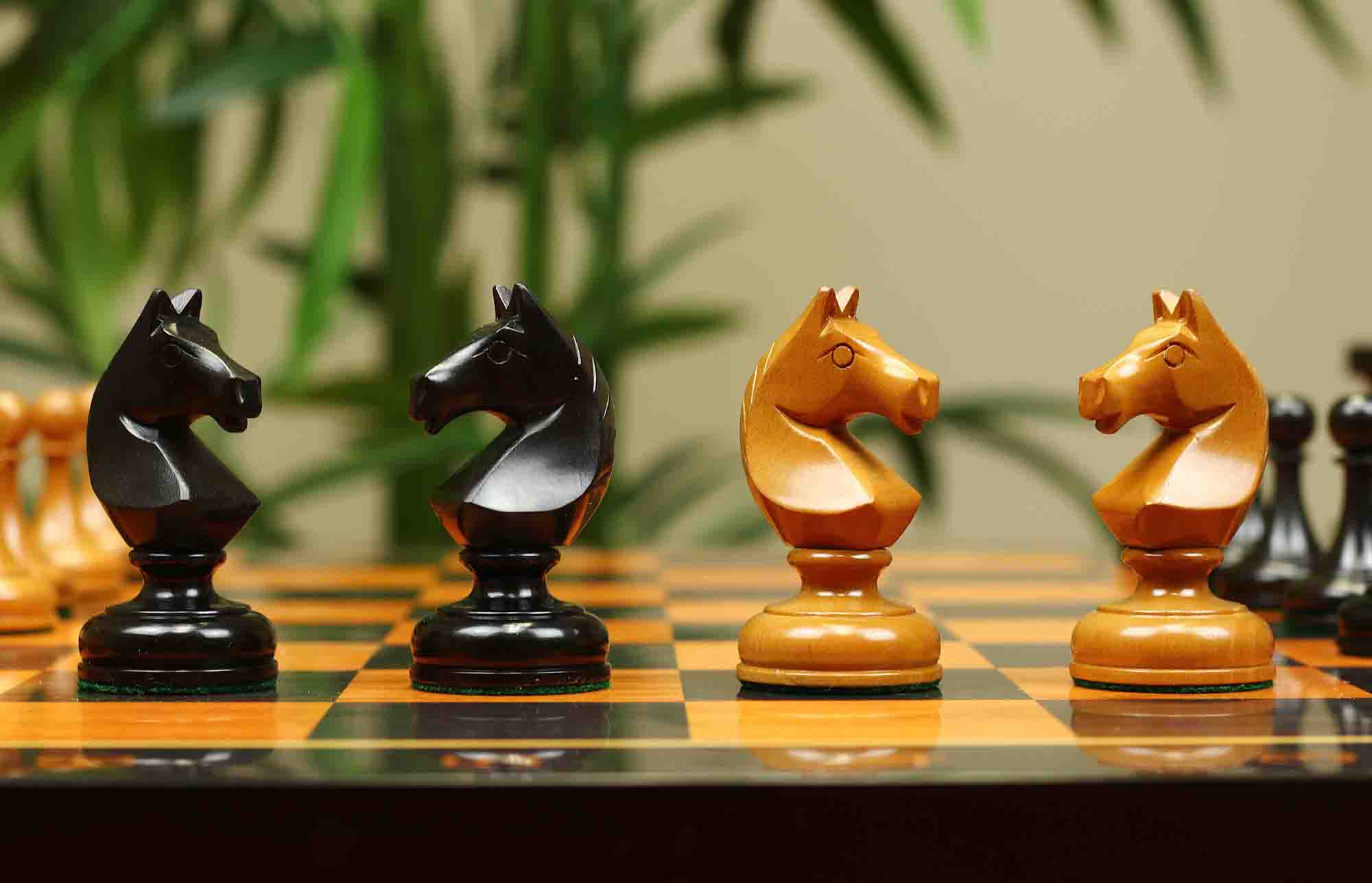 Soviet USSR 1970 Reproduced 4" Chess set in Ebony and Antiqued Boxwood