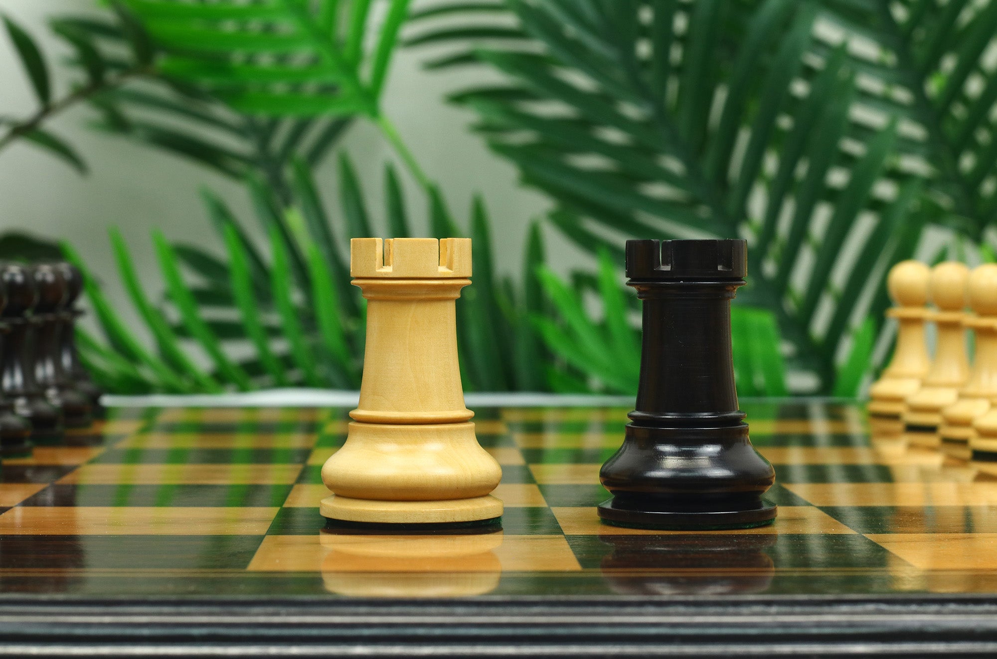 Reproduction BCC 1900-01 Edition Staunton Stroud Club Size 4.4" Natural Boxwood & Ebony Chessmen