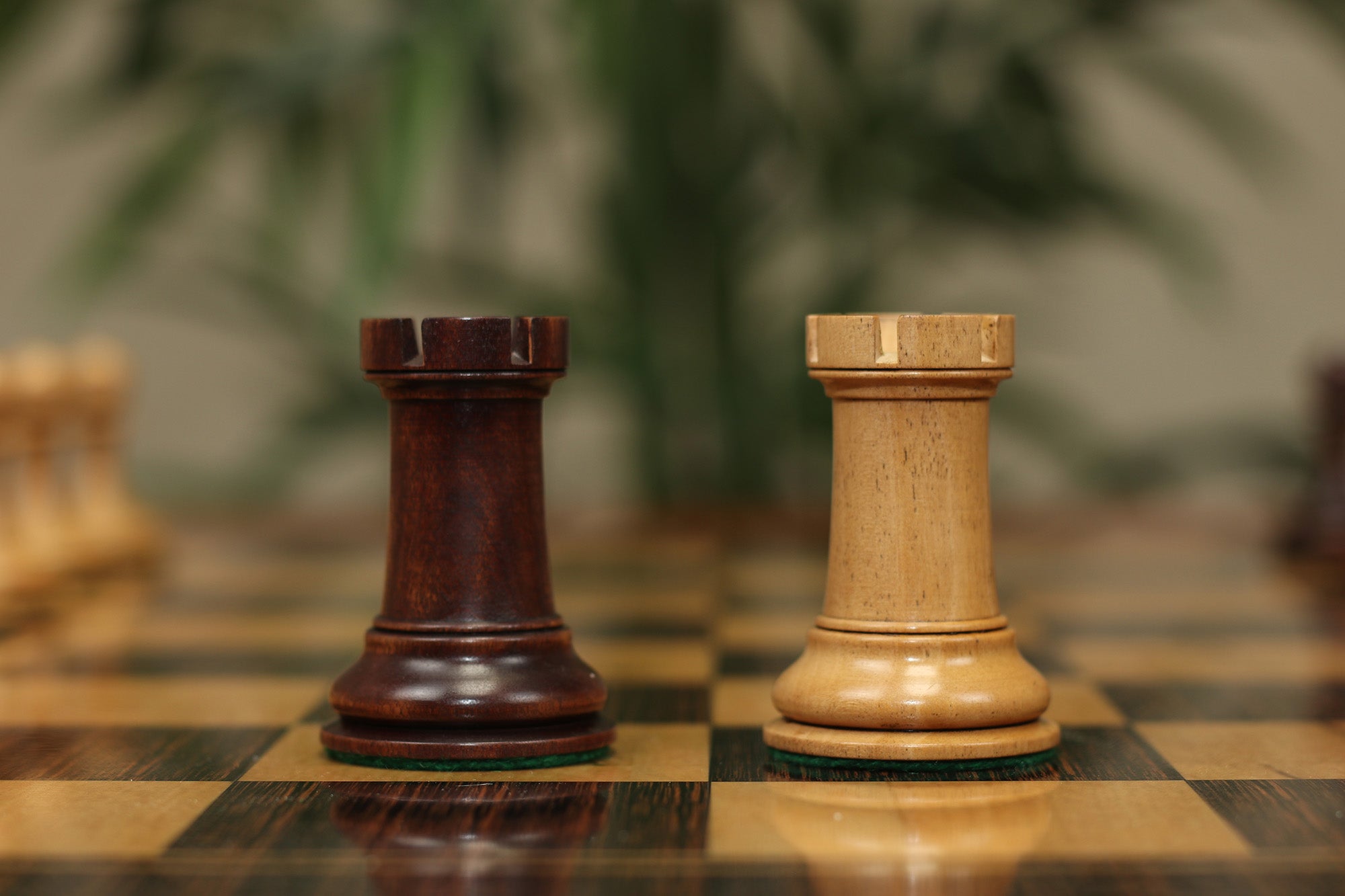 B & Company Reproduced Staunton 4.4" Chess Set in Distressed Boxwood and Mahogany