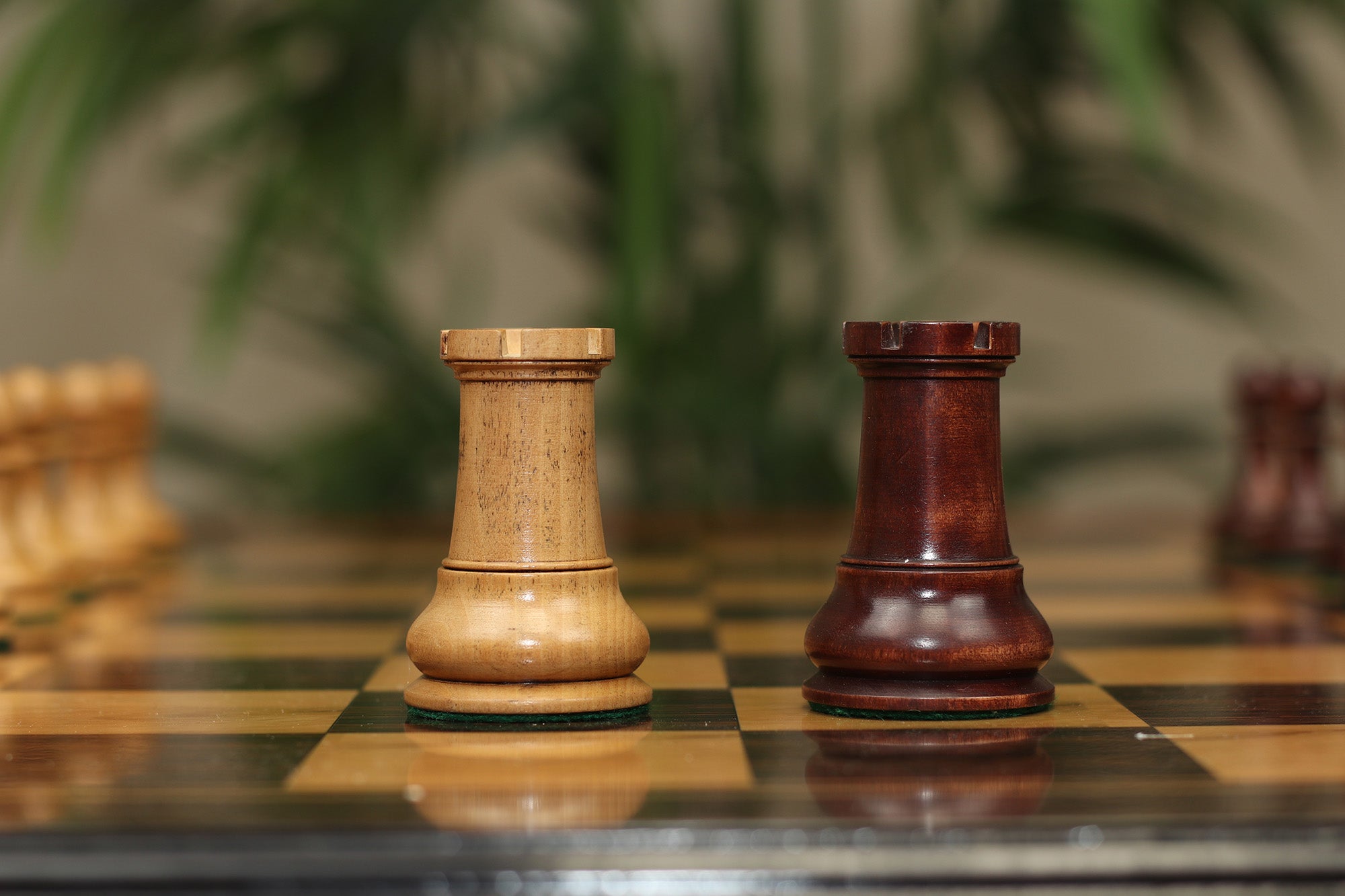 1850-55 Reproduced Staunton 4.4" Mahogany Stained / Antiqued Boxwood Chess Pieces