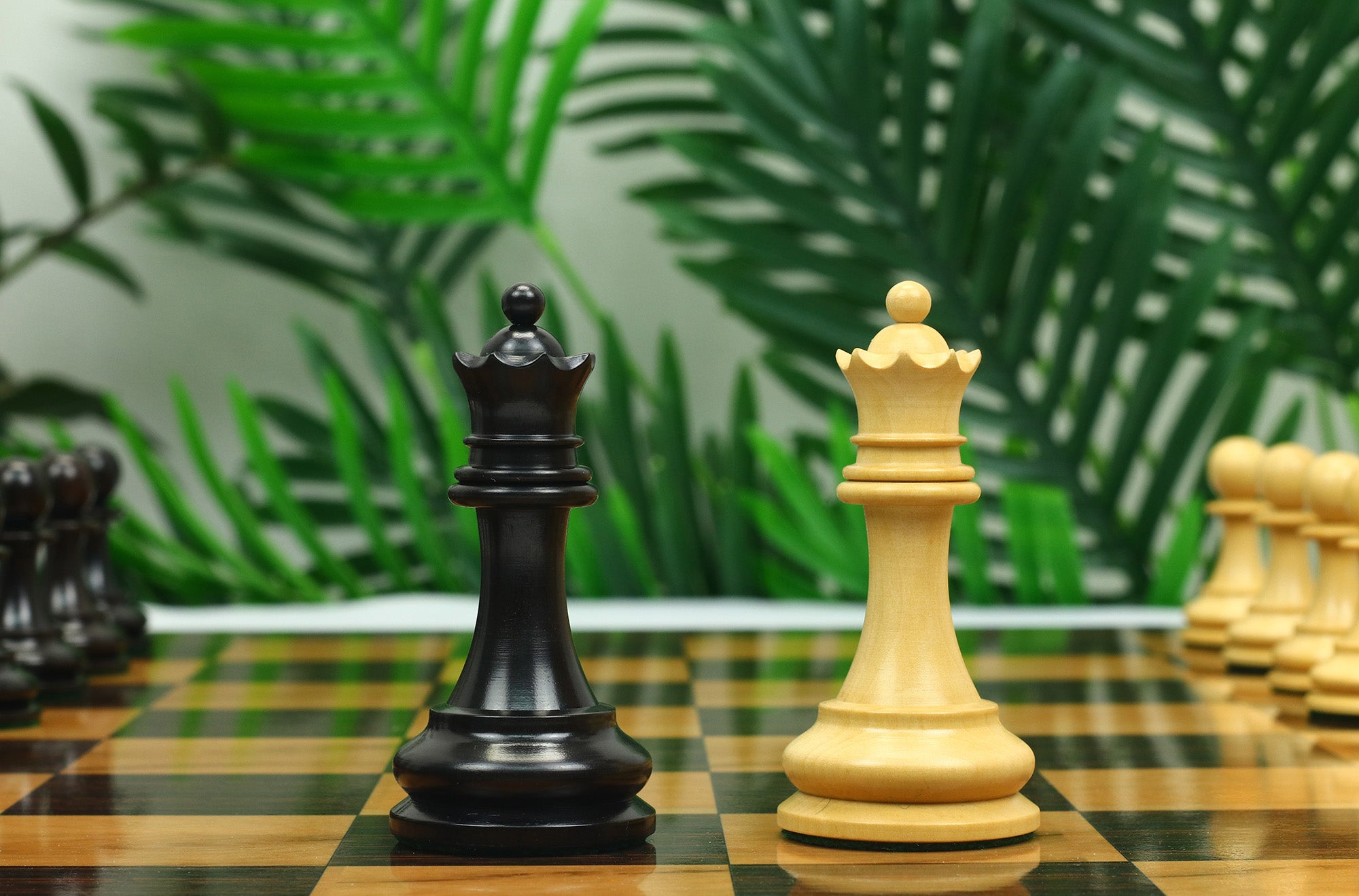 Reproduction BCC 1900-01 Edition Staunton Stroud Club Size 4.4" Natural Boxwood & Ebony Chessmen