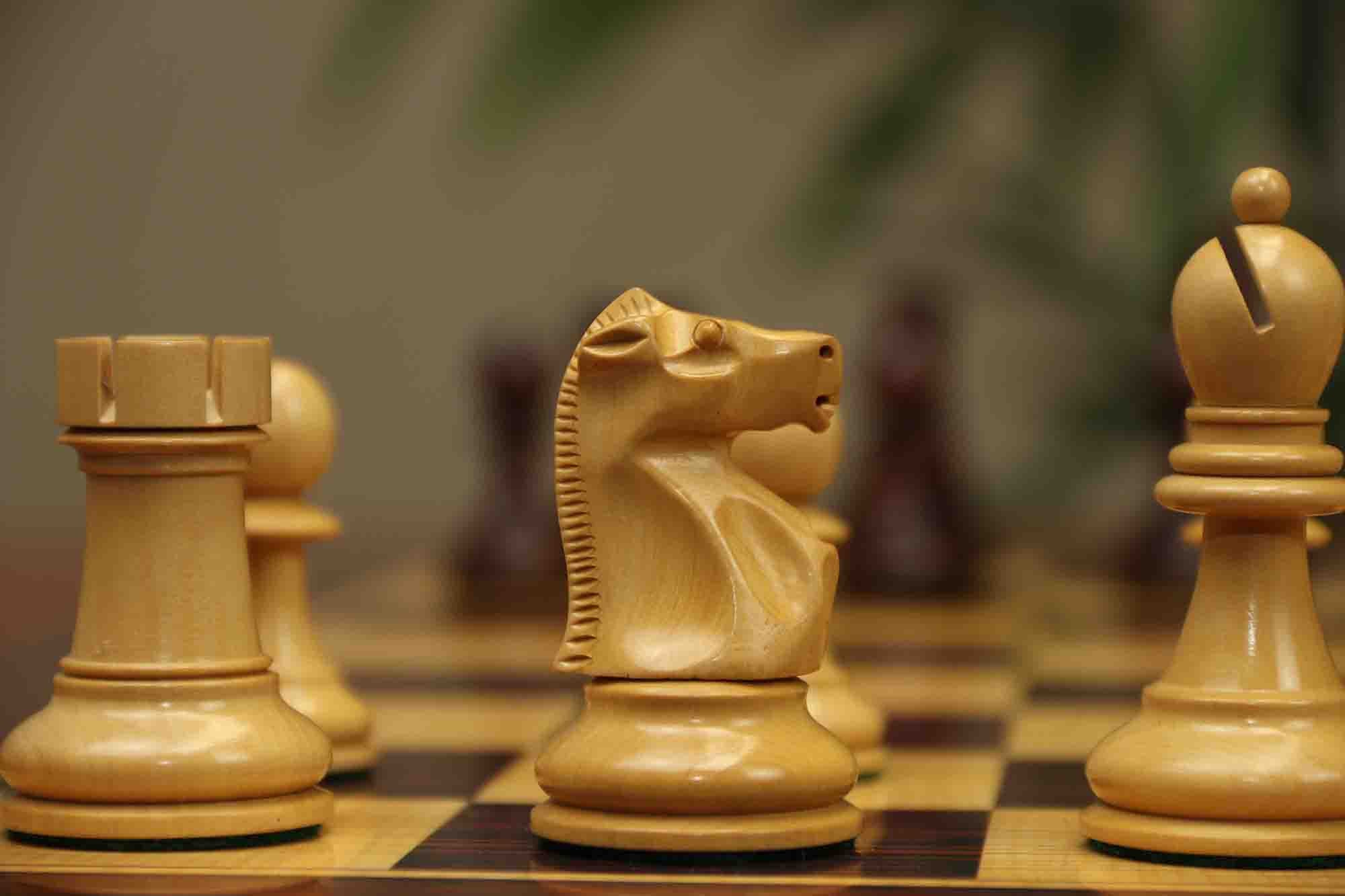 Fischer-Spassky / 1972 World Championship 3.75" Natural Boxwood/Mahogany Stained Chessmen