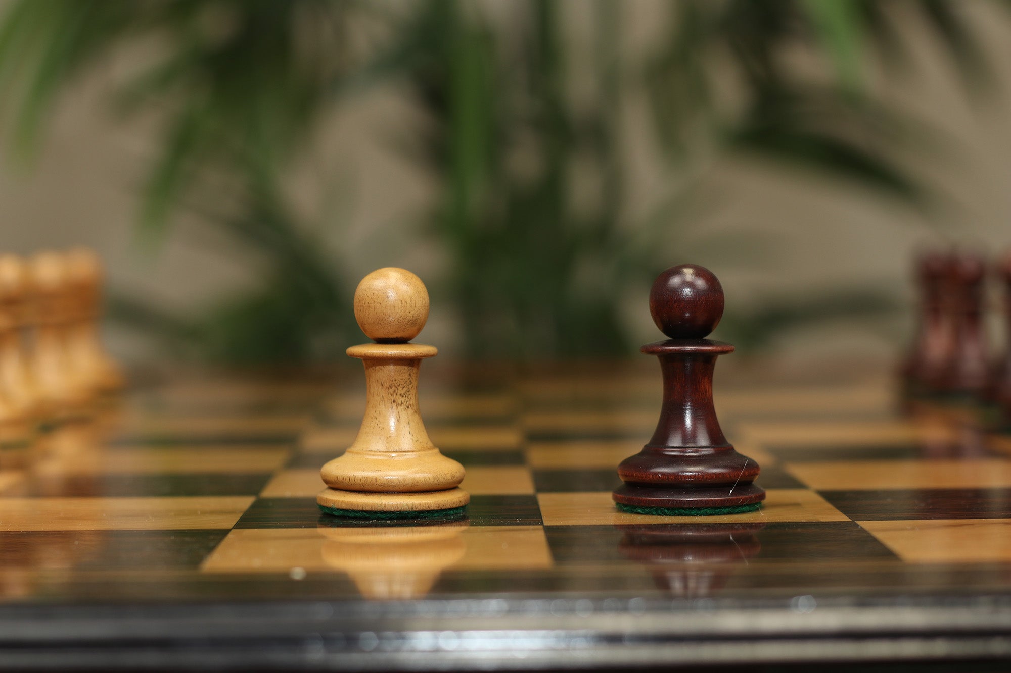 1850-55 Reproduced Staunton 4.4" Mahogany Stained / Antiqued Boxwood Chess Pieces