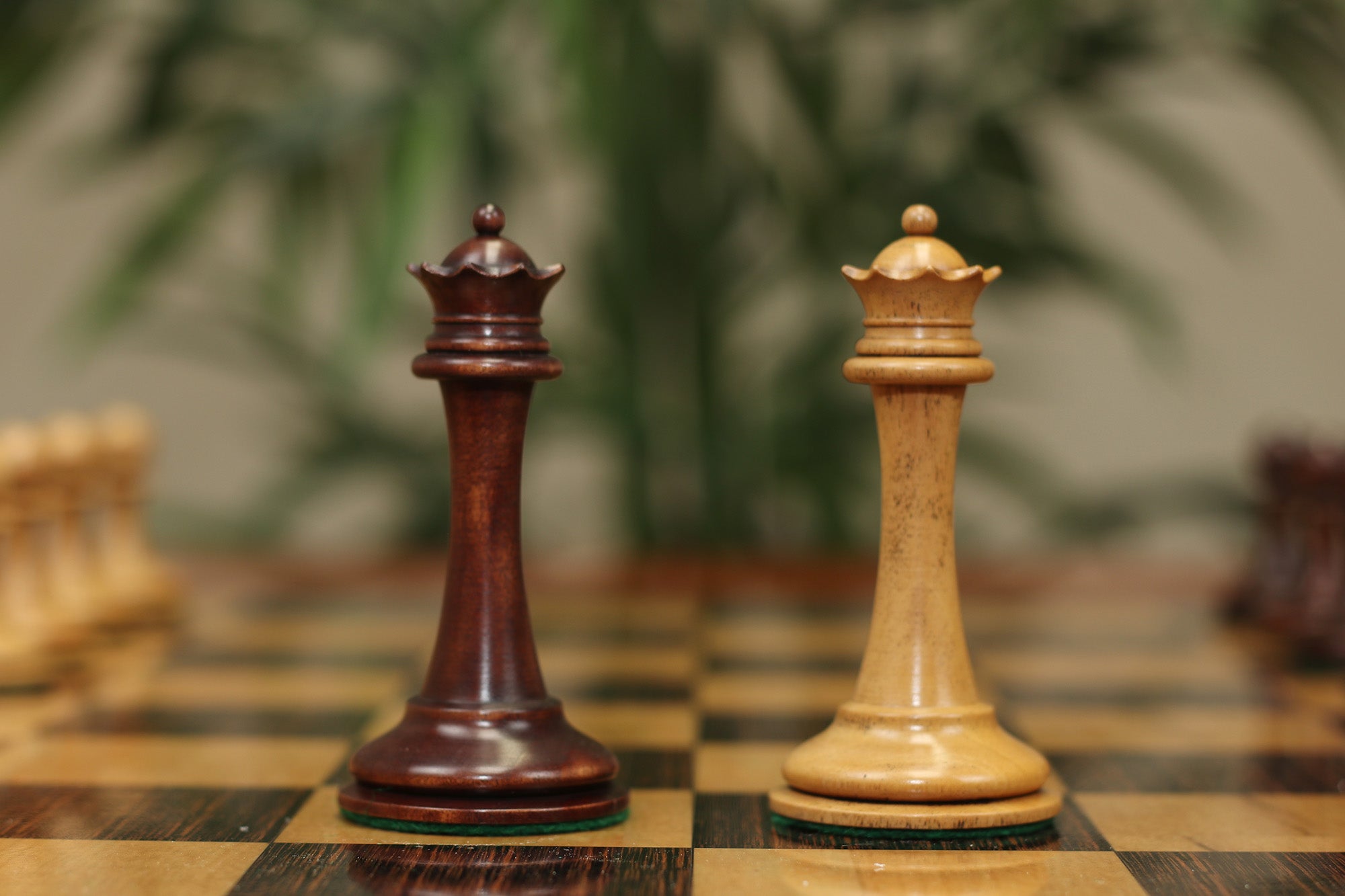 B & Company Reproduced Staunton 4.4" Chess Set in Distressed Boxwood and Mahogany