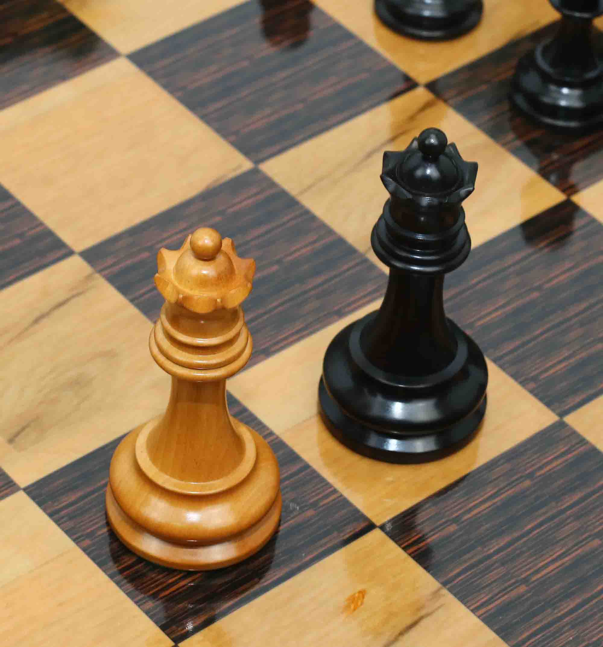 Reproduction BCC 1900-01 Edition Staunton Stroud Club Size 4.4" Antiqued Boxwood & Ebony Chessmen