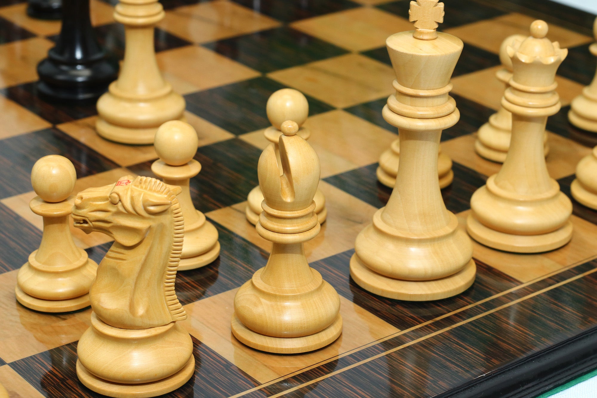 Reproduction BCC 1900-01 Edition Staunton Stroud Club Size 4.4" Natural Boxwood & Ebony Chessmen