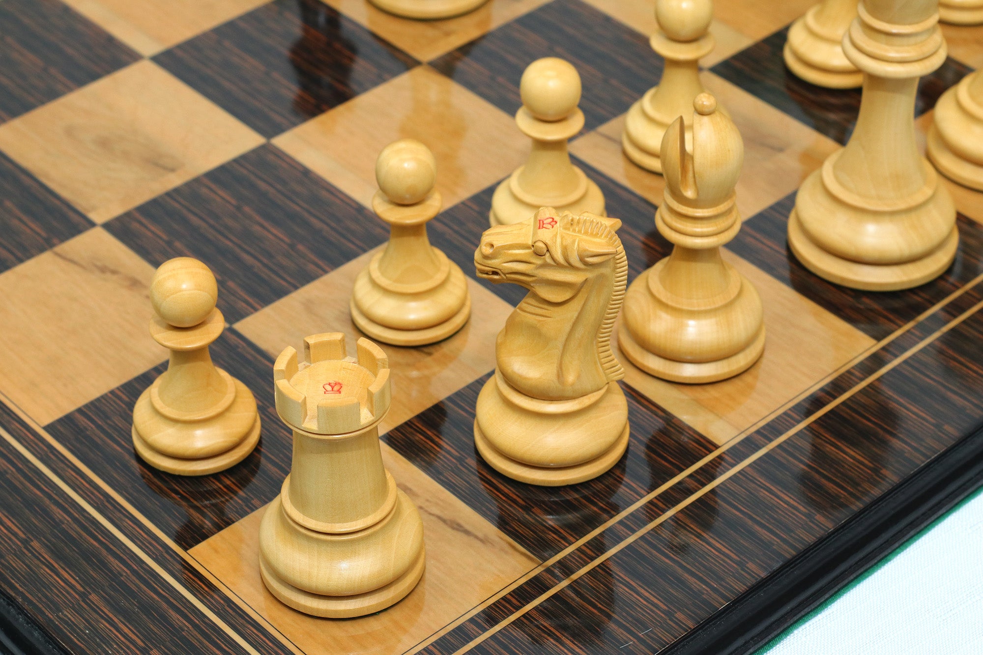 Reproduction BCC 1900-01 Edition Staunton Stroud Club Size 4.4" Natural Boxwood & Ebony Chessmen