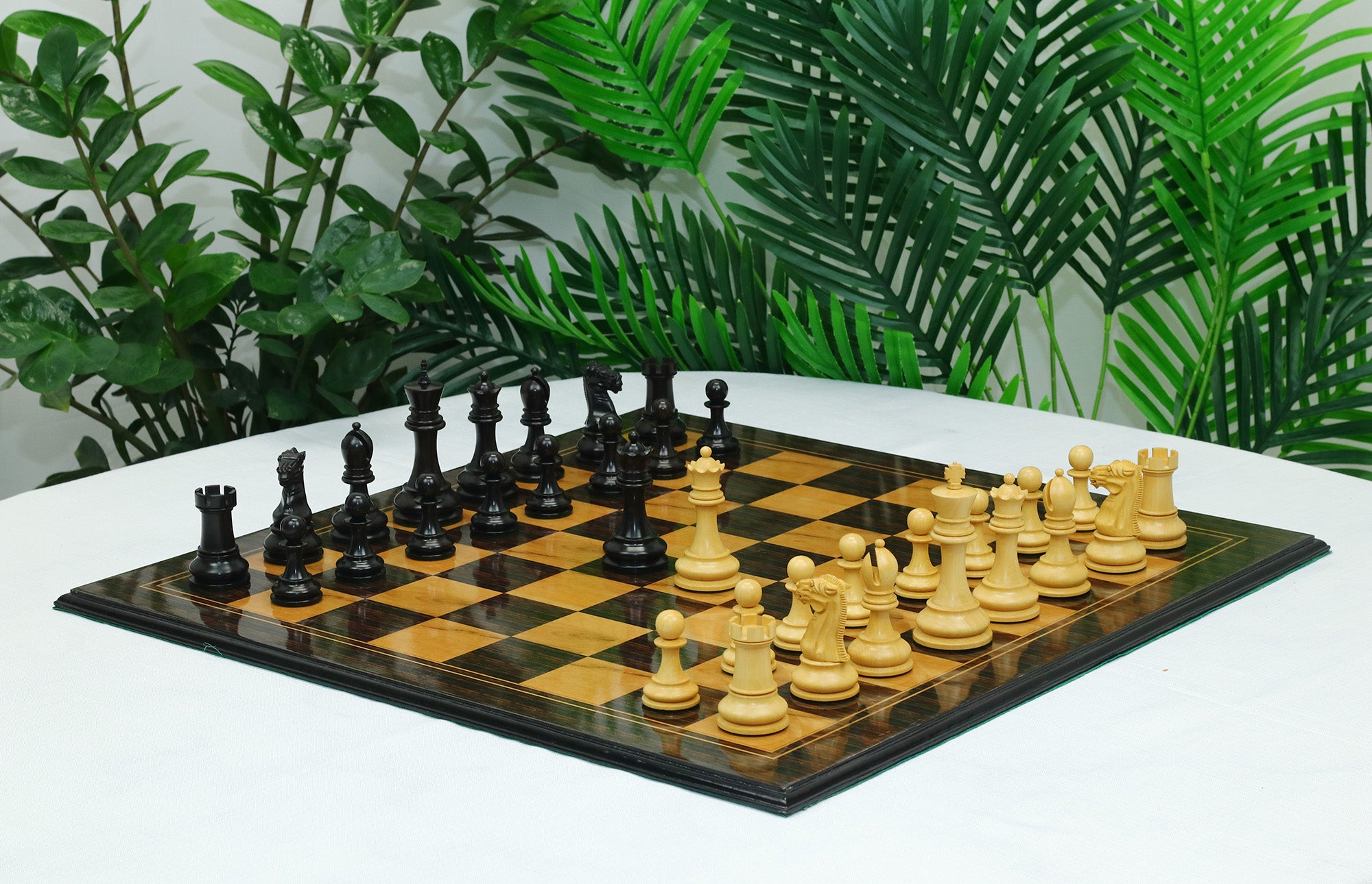 Reproduction BCC 1900-01 Edition Staunton Stroud Club Size 4.4" Natural Boxwood & Ebony Chessmen
