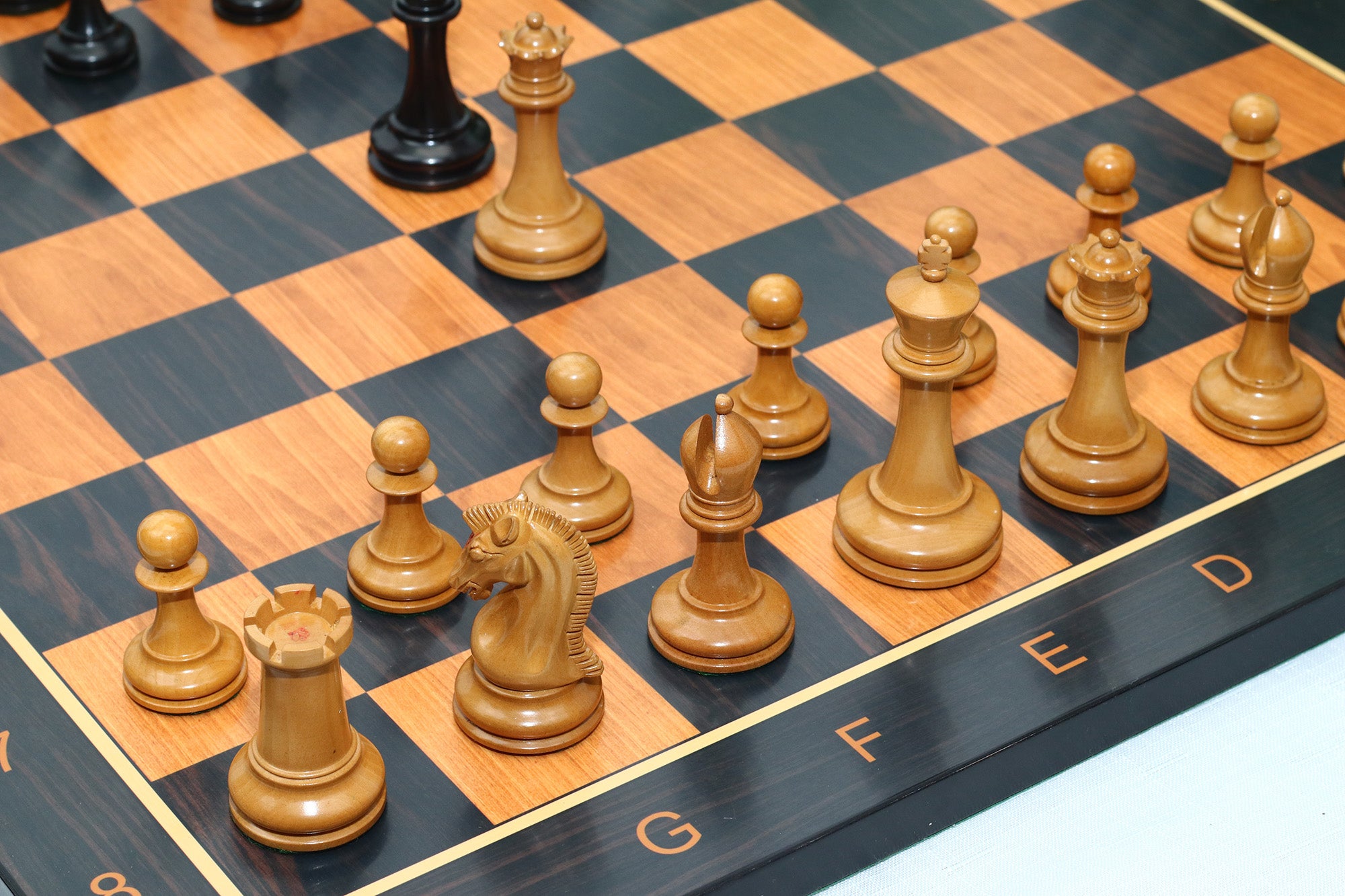 Commemorative Signature Series 3.625" Staunton Chessmen in Antiqued Boxwood/Ebony