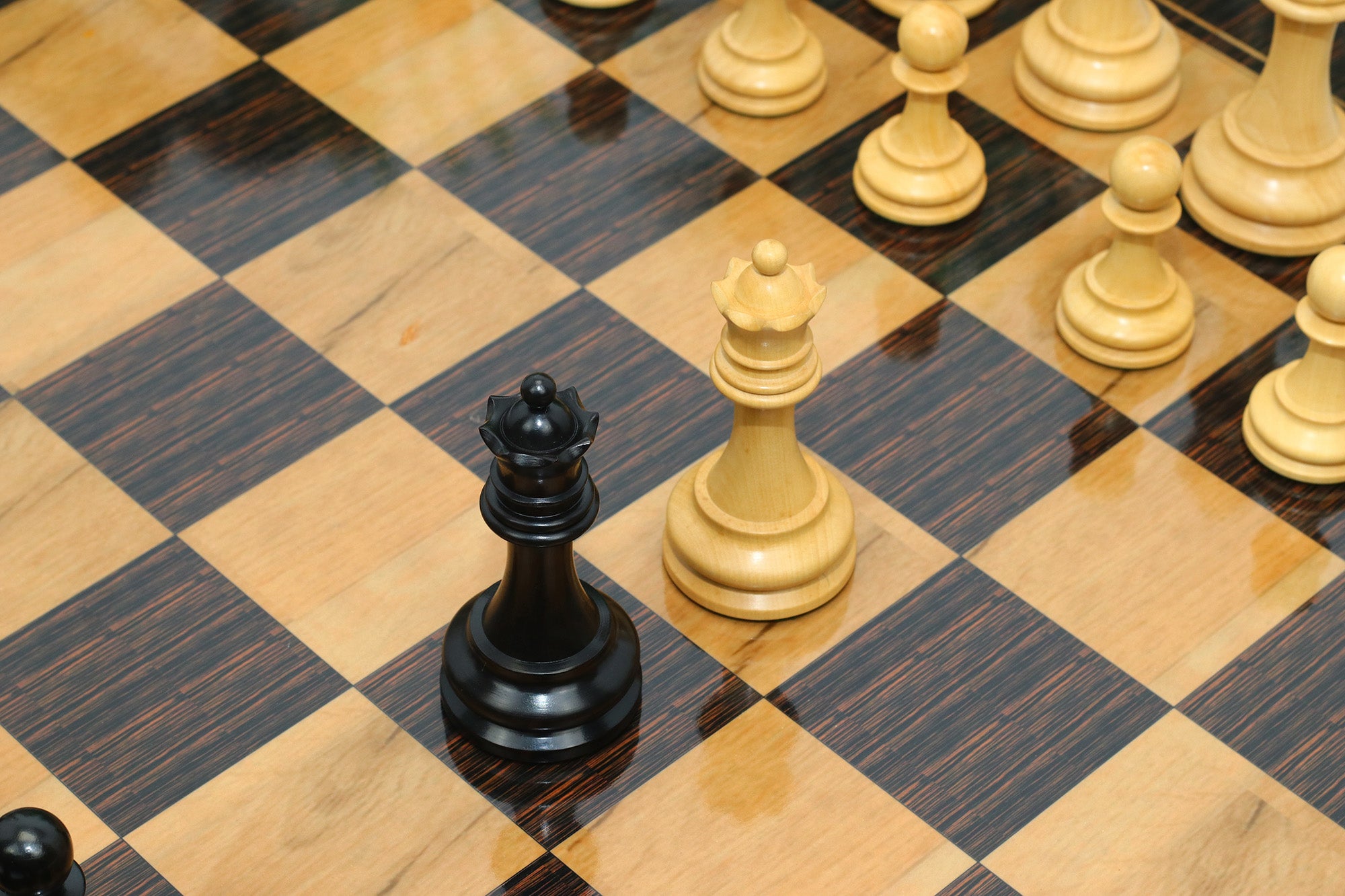 Reproduction BCC 1900-01 Edition Staunton Stroud Club Size 4.4" Natural Boxwood & Ebony Chessmen