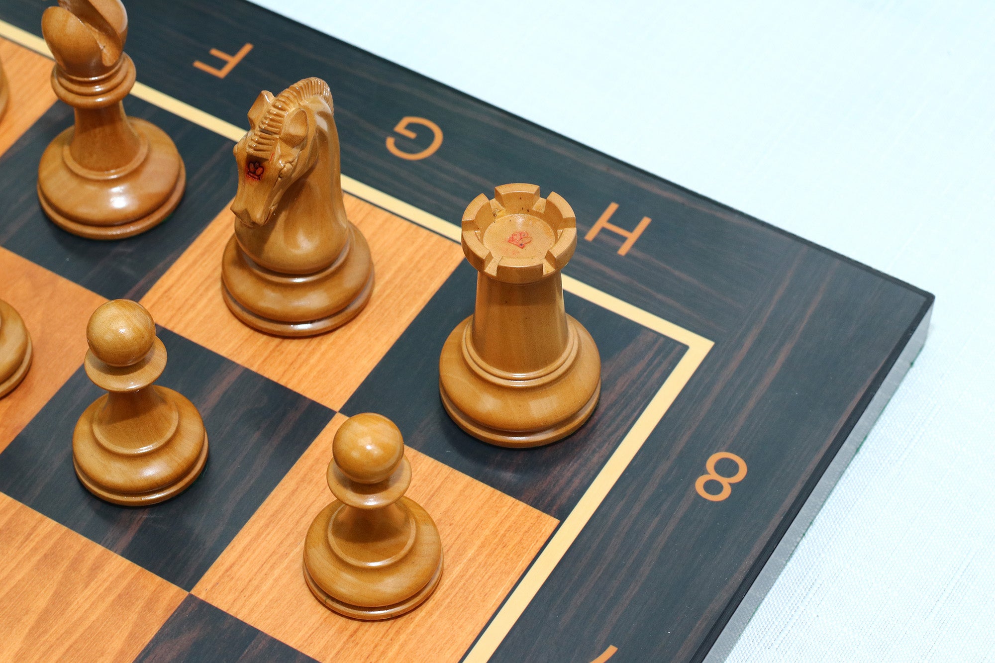 Commemorative Signature Series 3.625" Staunton Chessmen in Antiqued Boxwood/Ebony