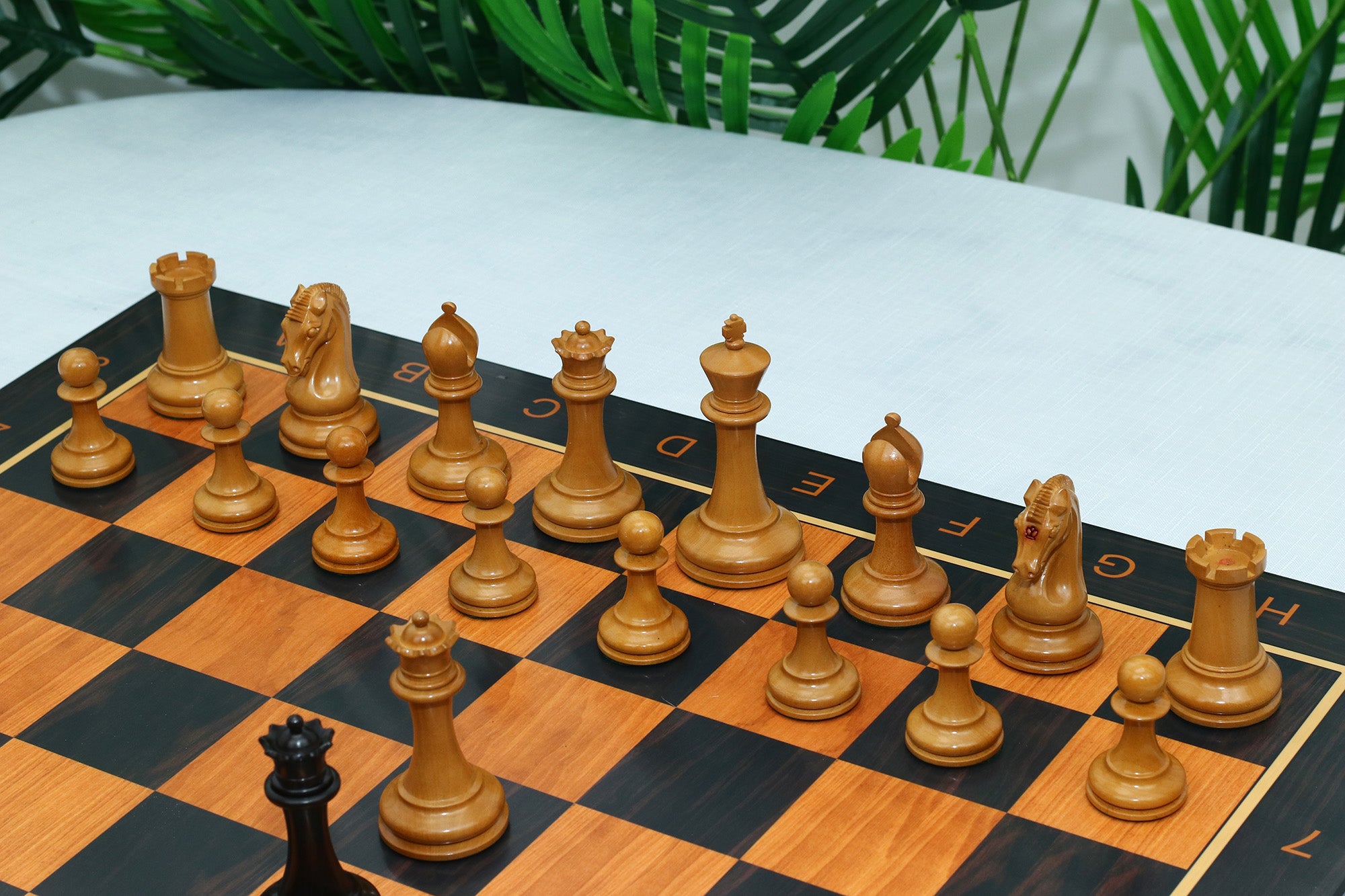 Commemorative Signature Series 3.625" Staunton Chessmen in Antiqued Boxwood/Ebony