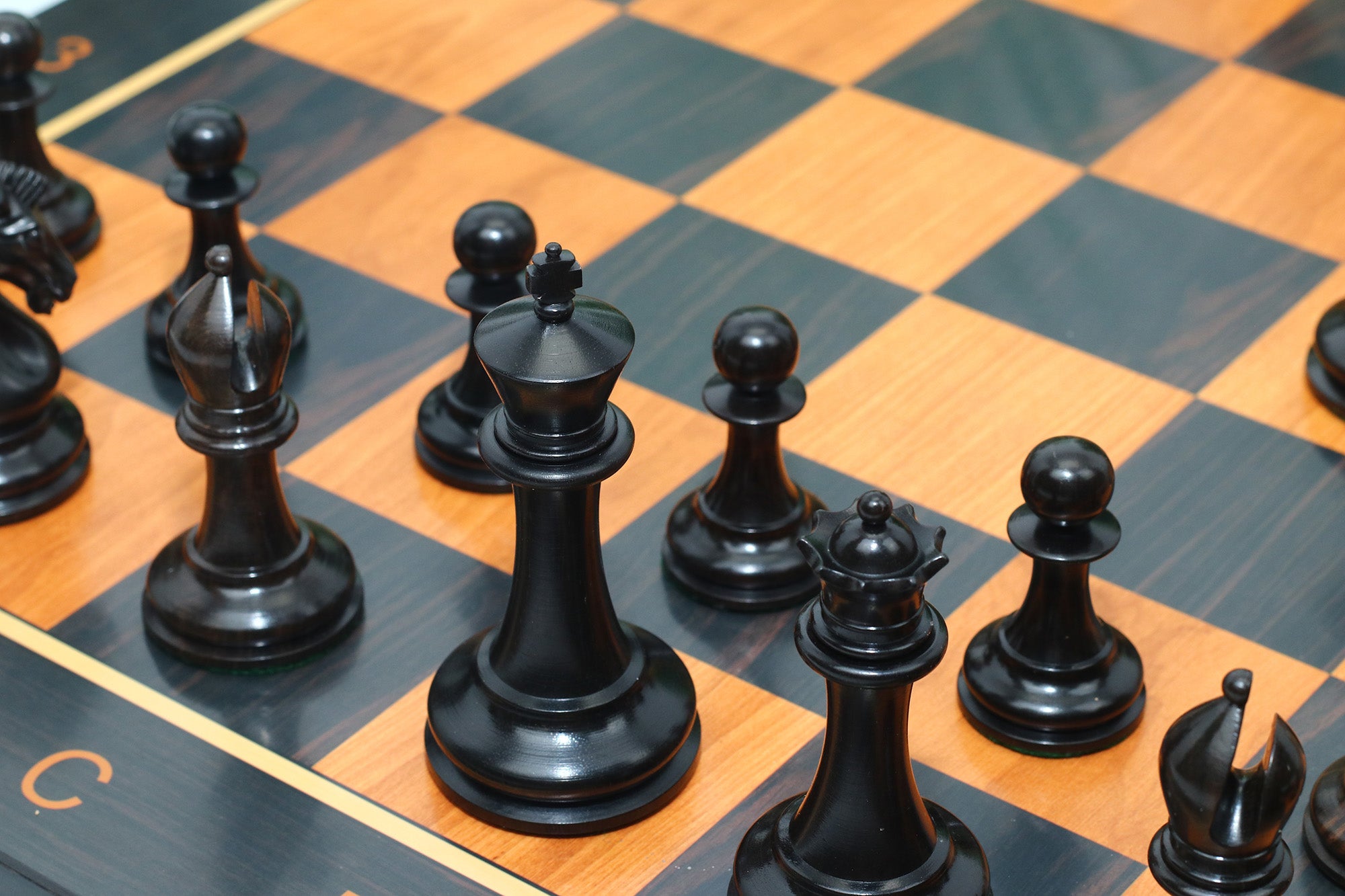 Commemorative Signature Series 3.625" Staunton Chessmen in Antiqued Boxwood/Ebony