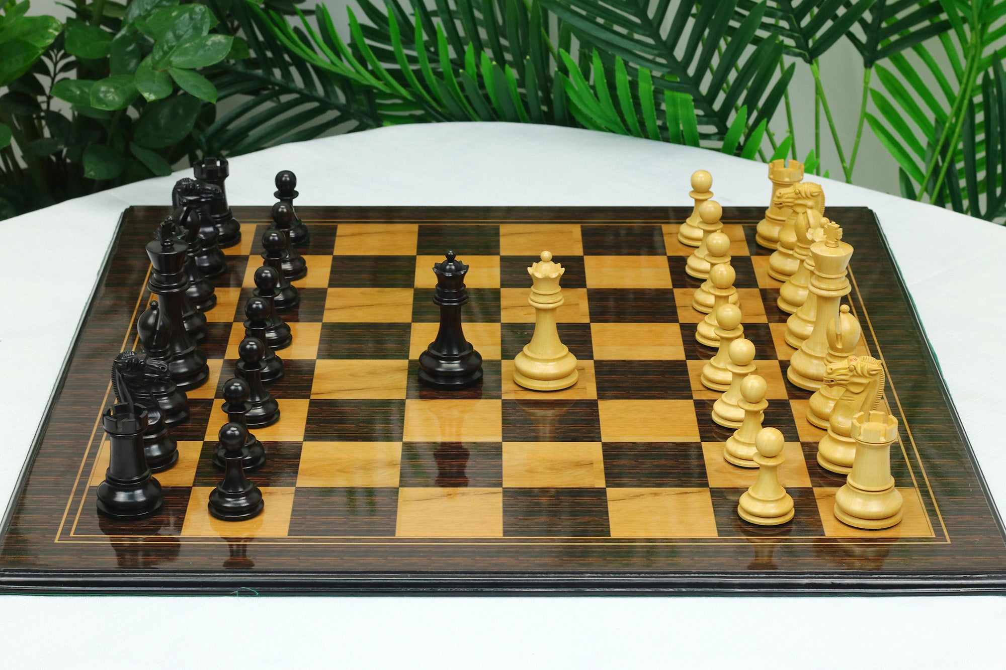 Reproduction BCC 1900-01 Edition Staunton Stroud Club Size 4.4" Natural Boxwood & Ebony Chessmen