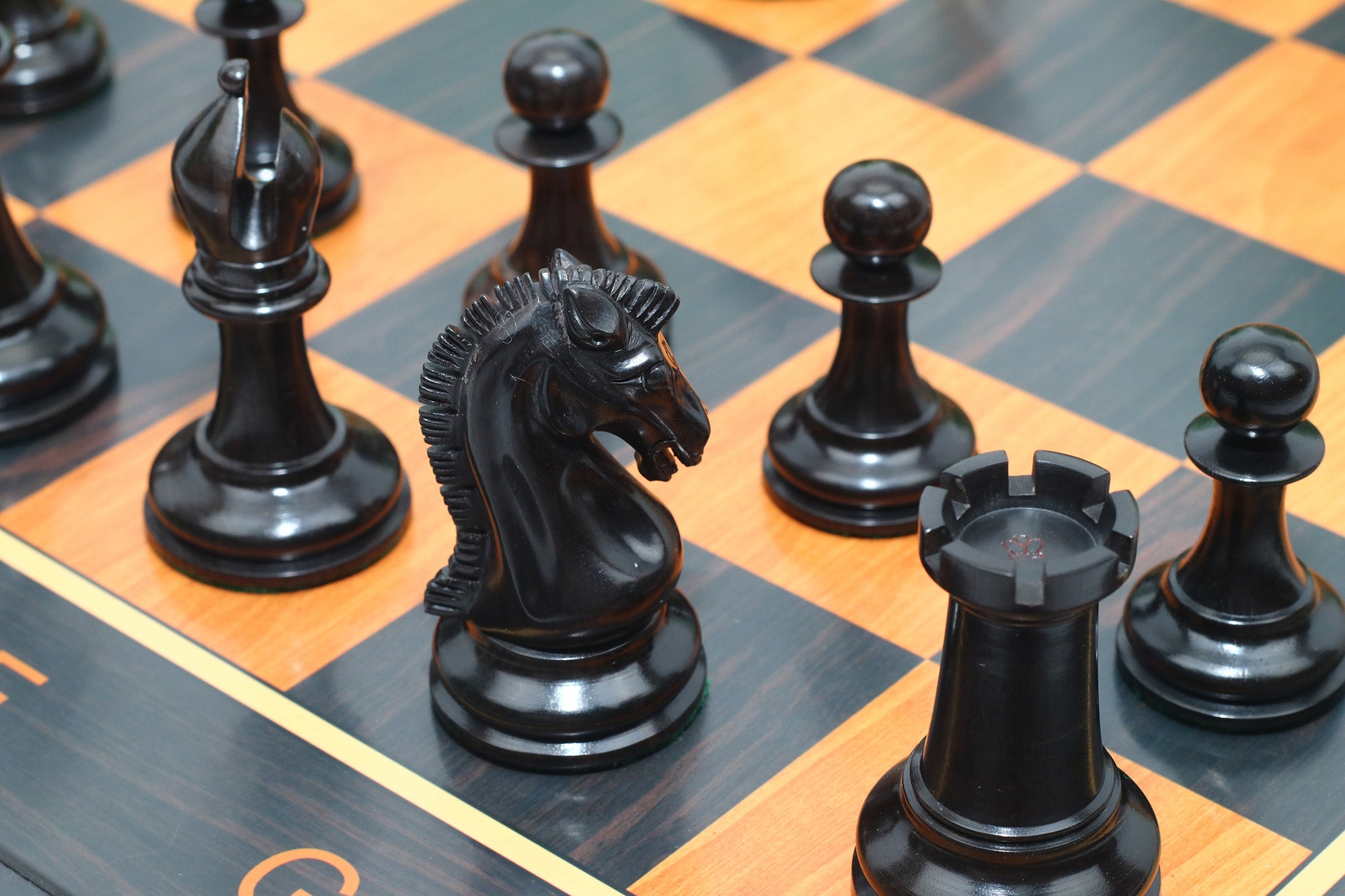 Commemorative Signature Series 3.625" Staunton Chessmen in Antiqued Boxwood/Ebony