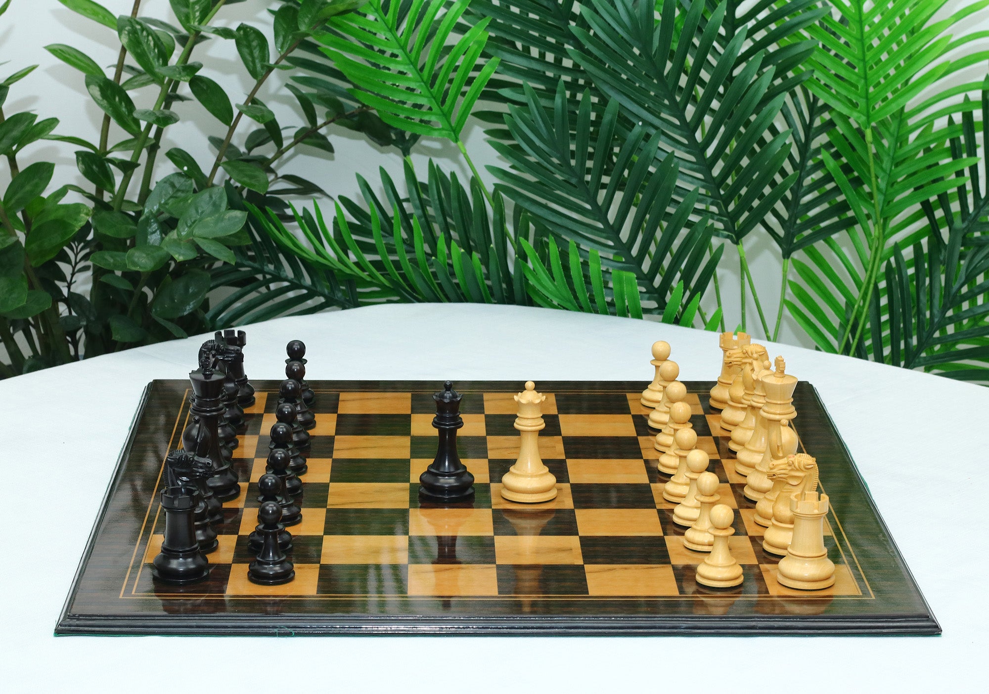 Reproduction BCC 1900-01 Edition Staunton Stroud Club Size 4.4" Natural Boxwood & Ebony Chessmen