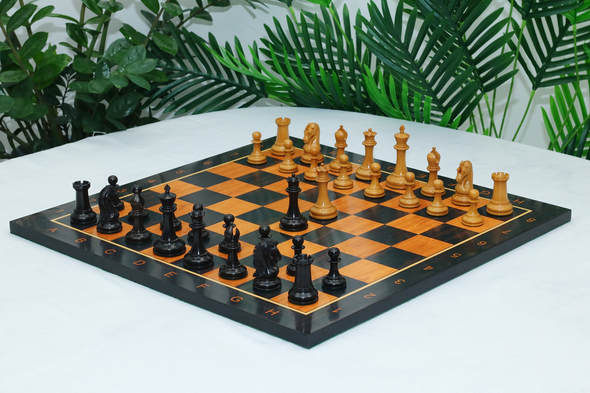 Commemorative Signature Series 3.625" Staunton Chessmen in Antiqued Boxwood/Ebony