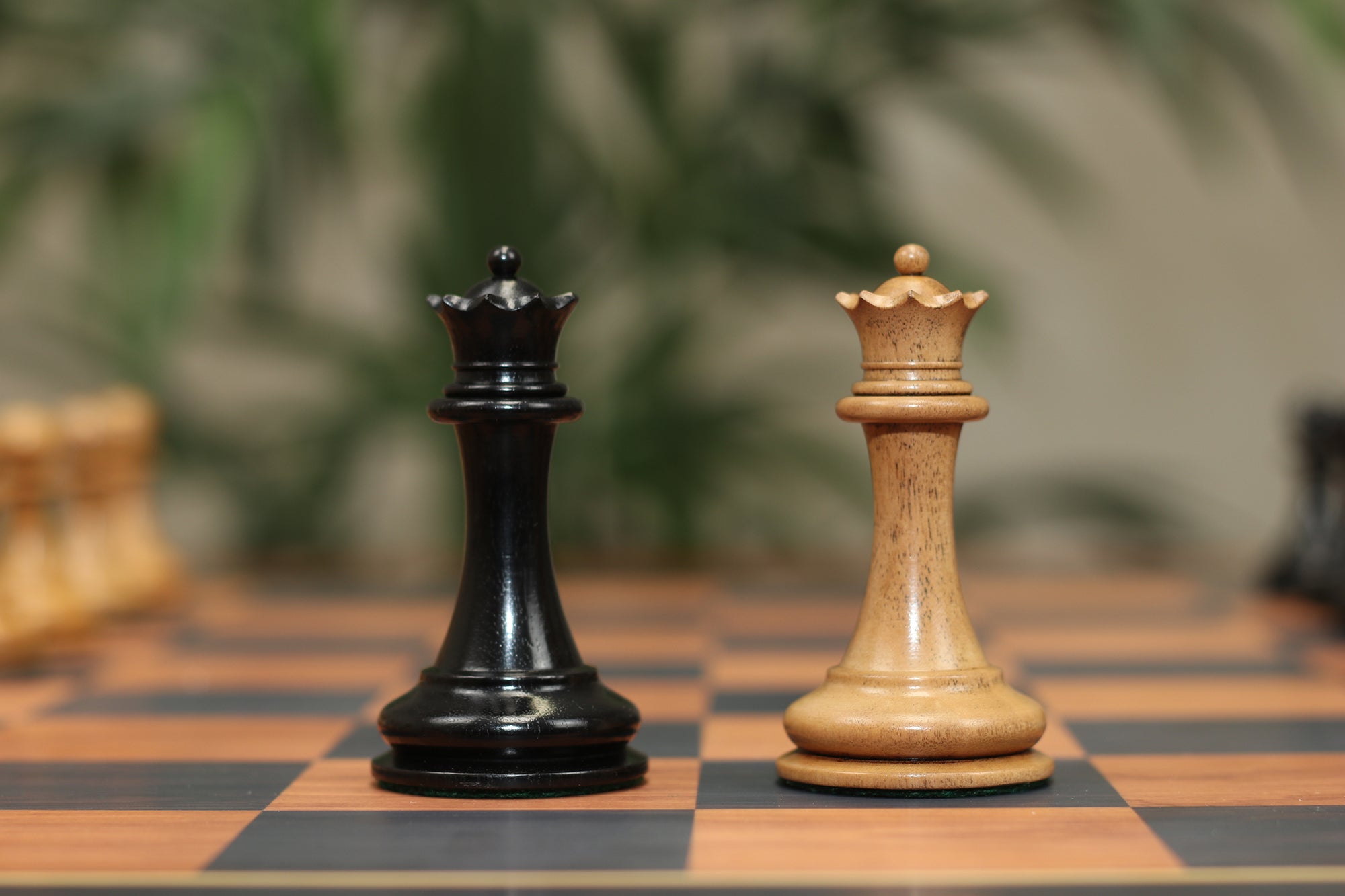 Commemorative Signature Series 3.625" Staunton Chessmen by in Distressed Boxwood/Ebony
