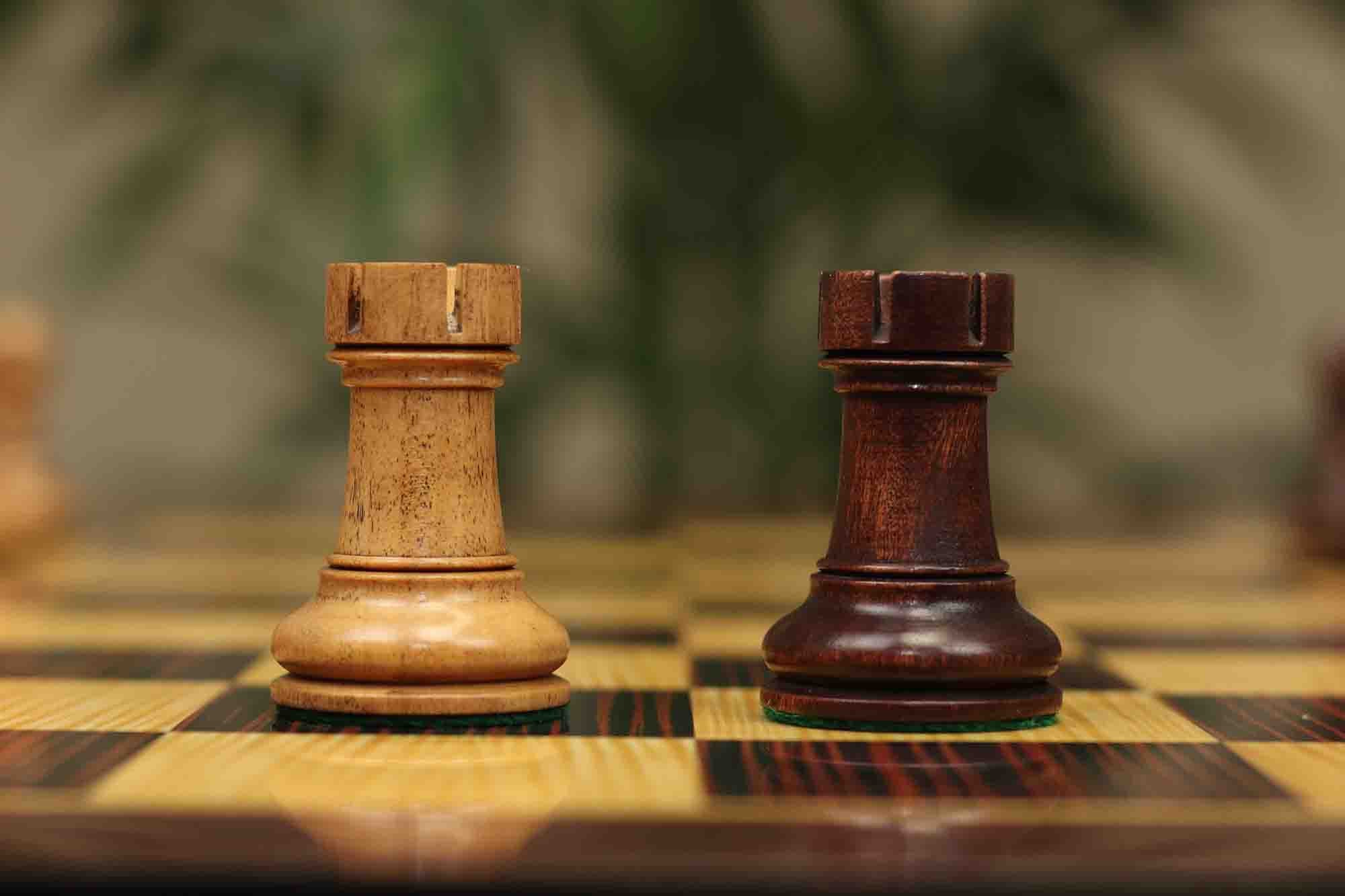 Fischer-Spassky / 1972 World Championship 3.75" Distressed Boxwood/Mahogany Stained Chessmen