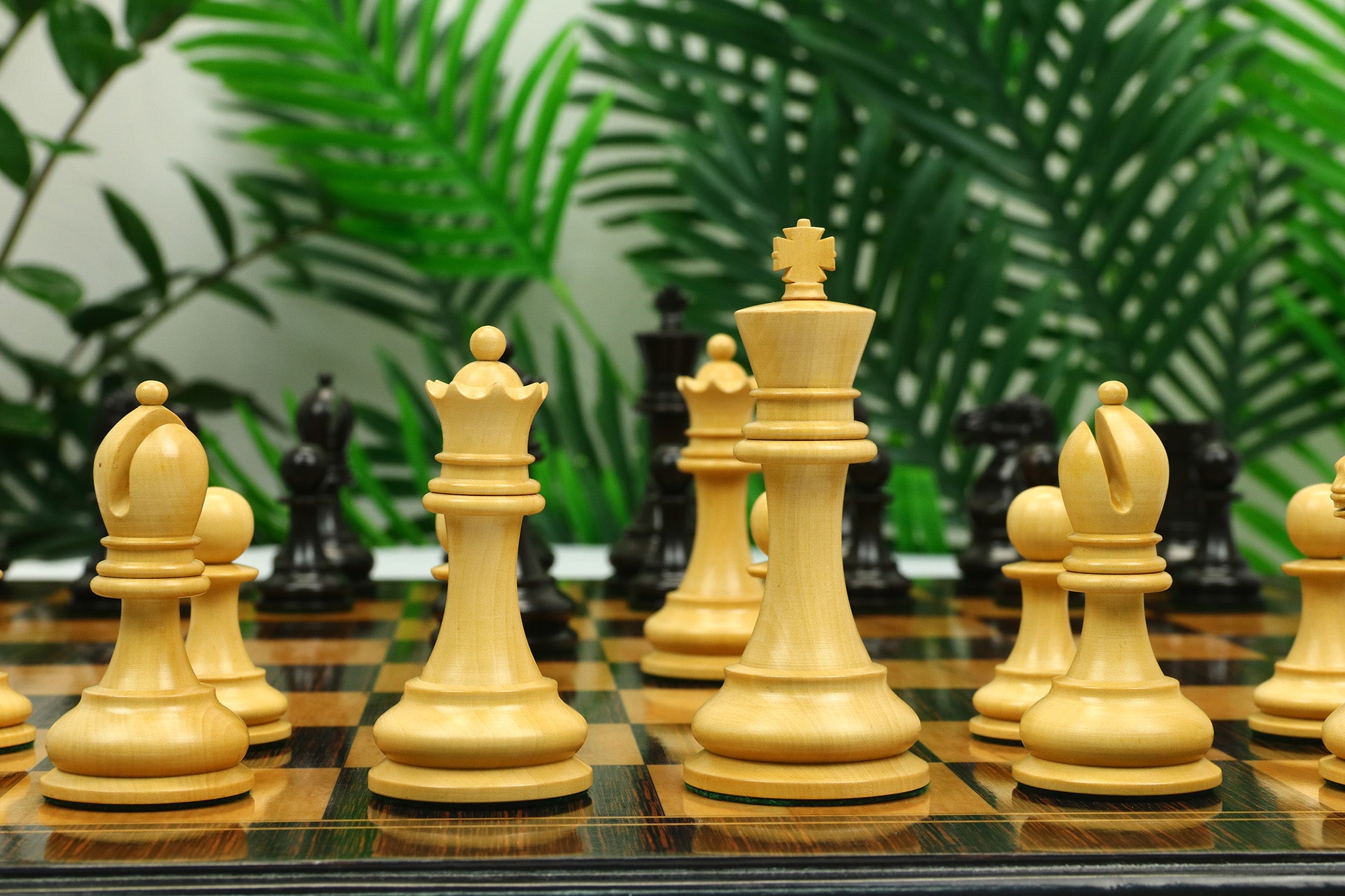 Reproduction BCC 1900-01 Edition Staunton Stroud Club Size 4.4" Natural Boxwood & Ebony Chessmen