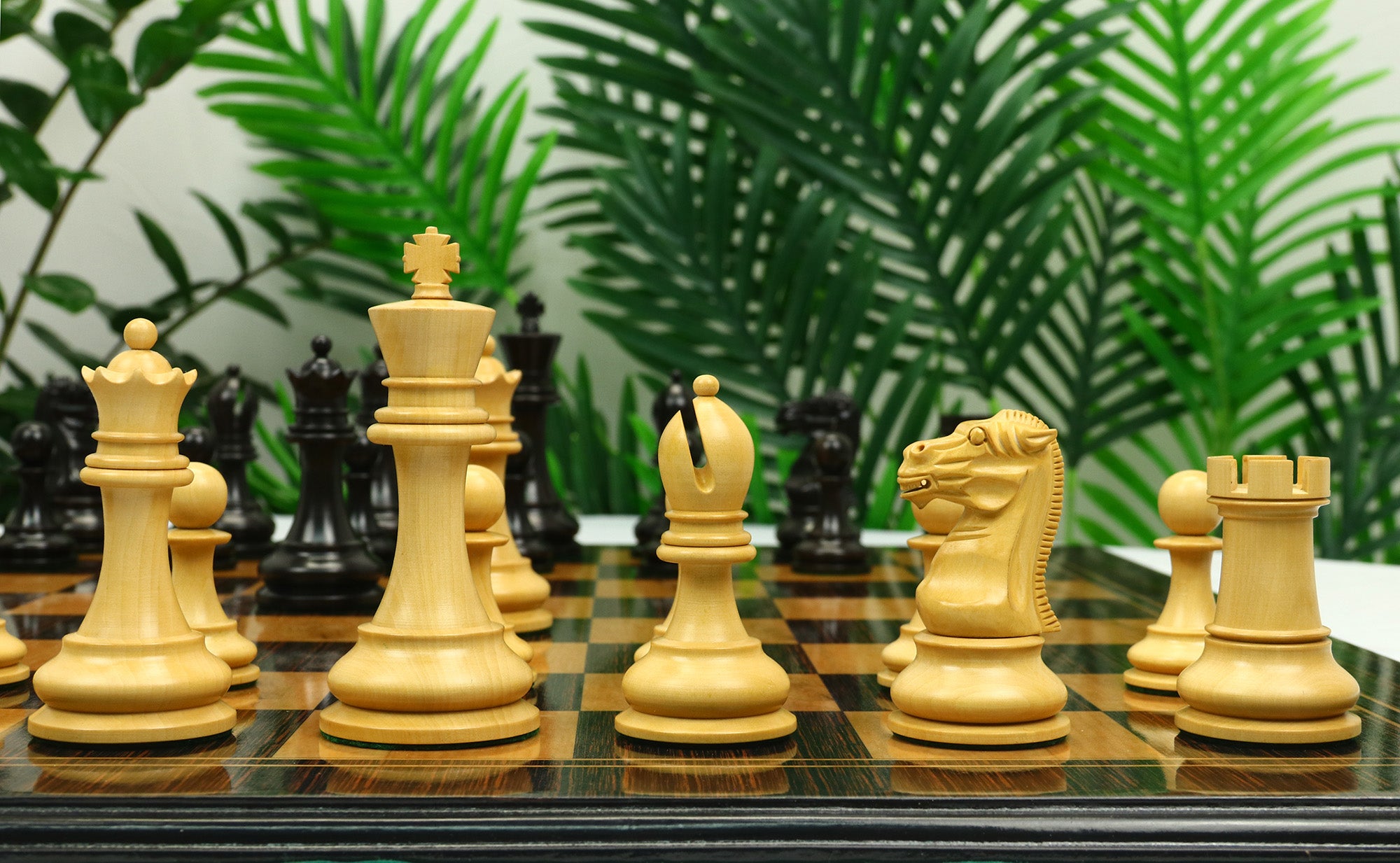 Reproduction BCC 1900-01 Edition Staunton Stroud Club Size 4.4" Natural Boxwood & Ebony Chessmen